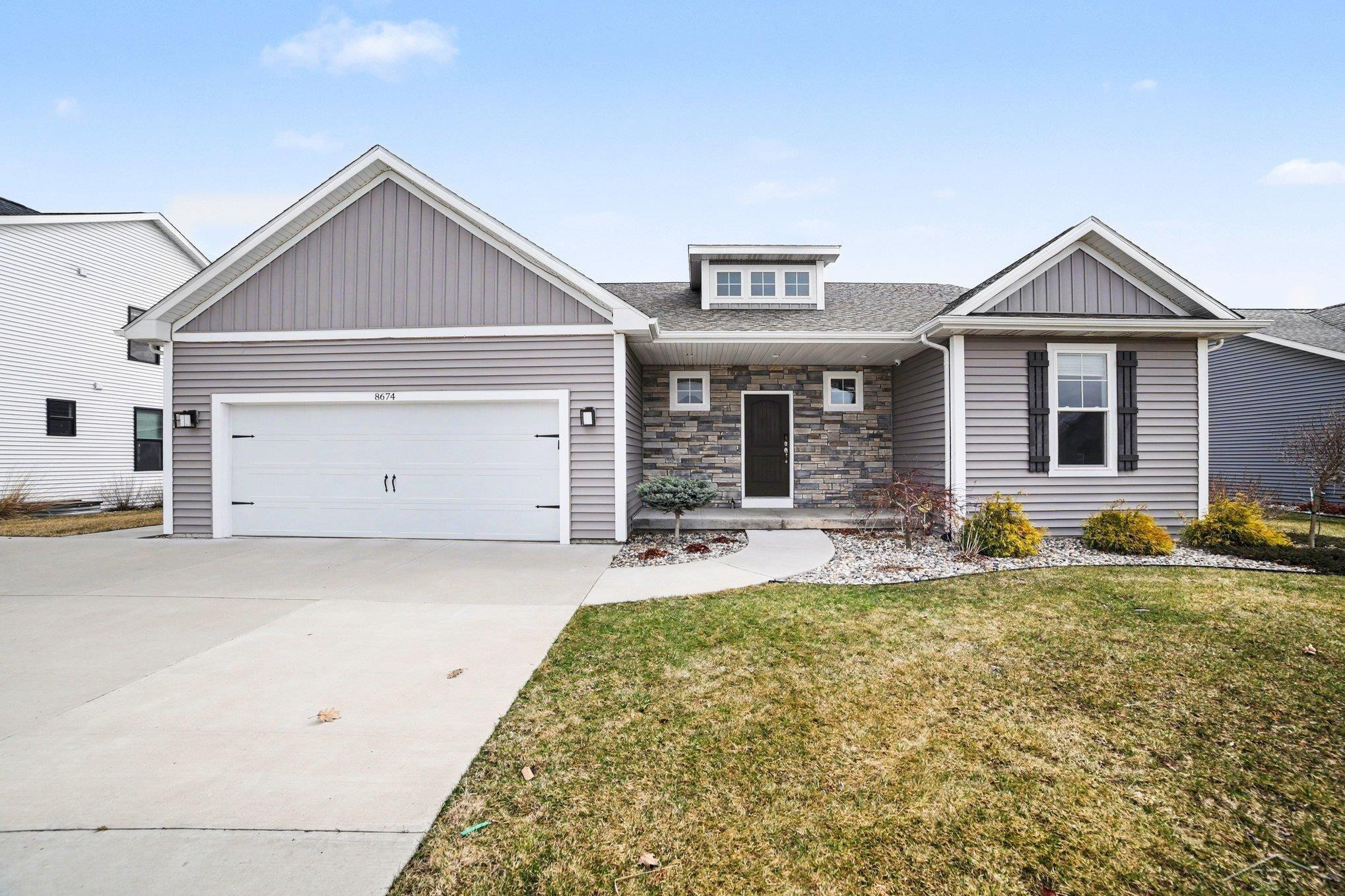 8674 Oakhill Drive, Freeland, MI 48623