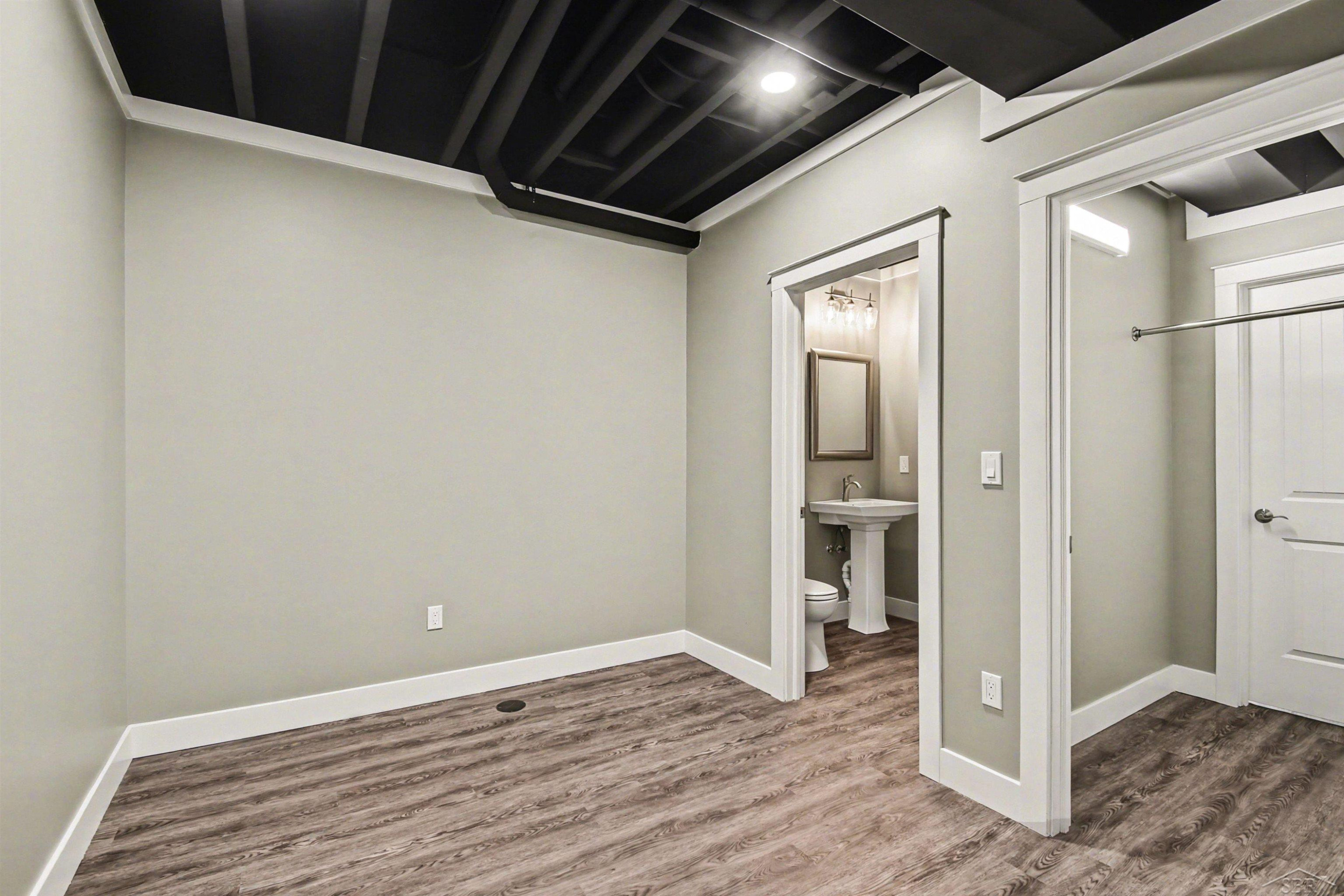8674 Oakhill Drive, Freeland, MI 48623 — Photo 19