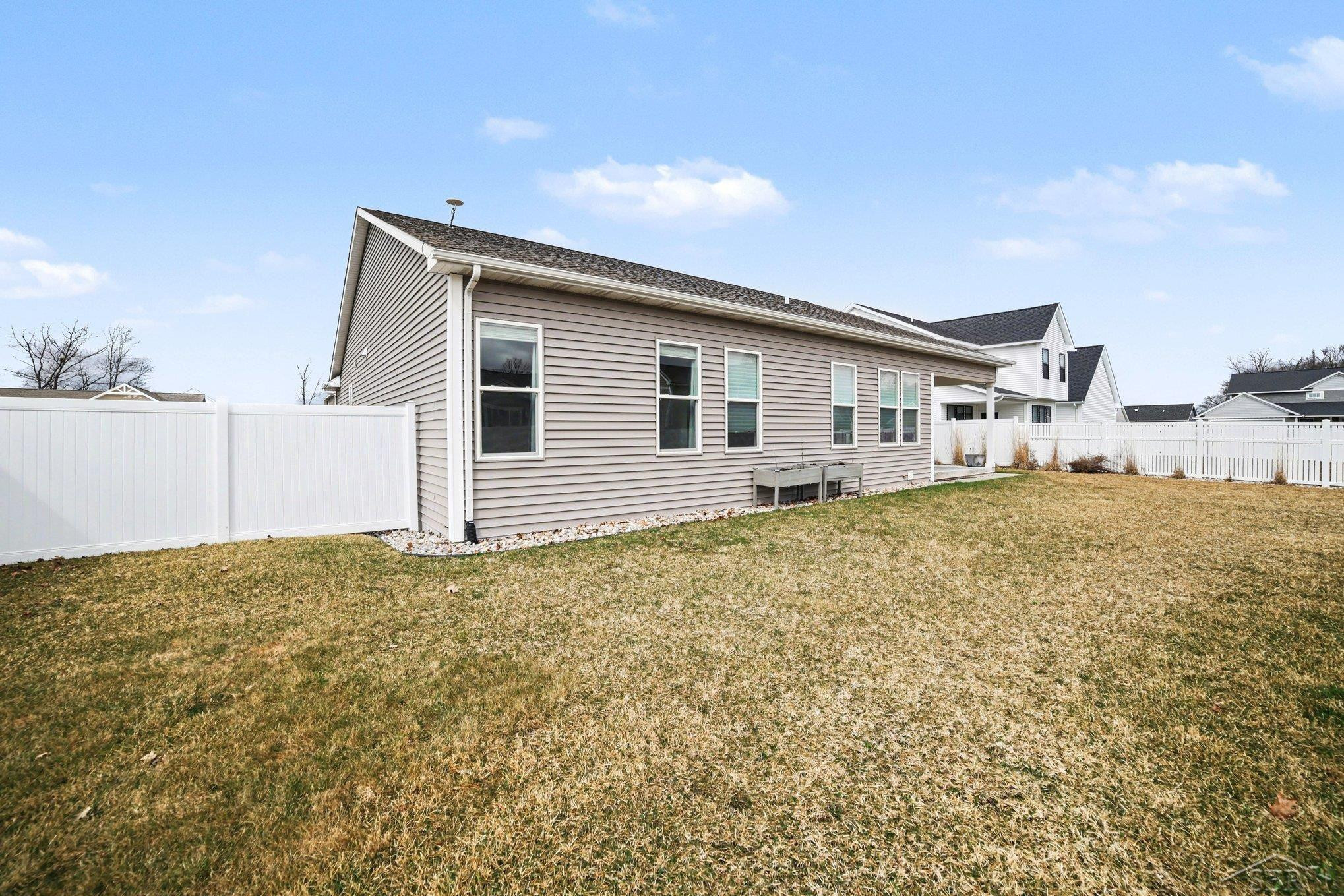 8674 Oakhill Drive, Freeland, MI 48623 — Photo 23