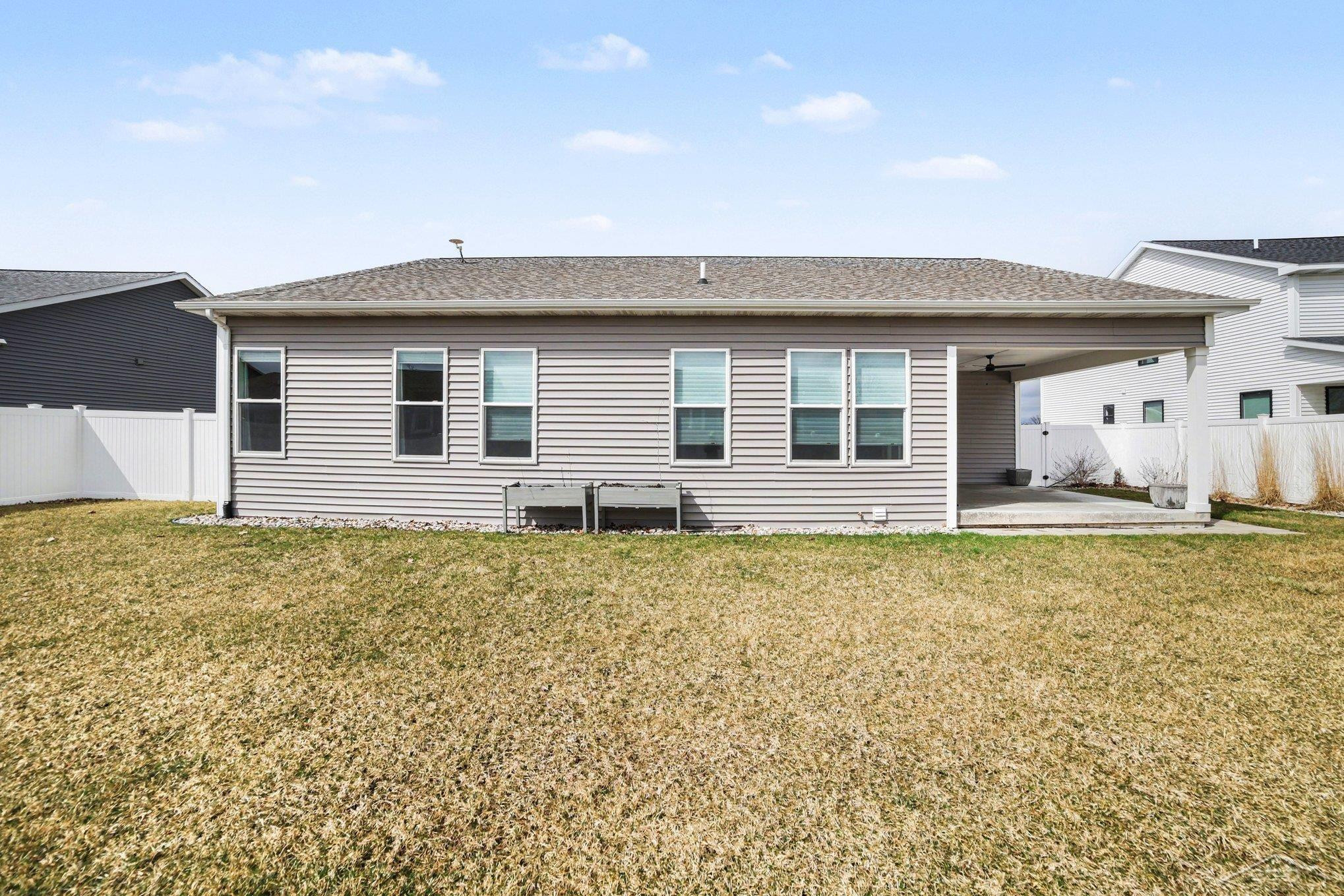 8674 Oakhill Drive, Freeland, MI 48623 — Photo 24