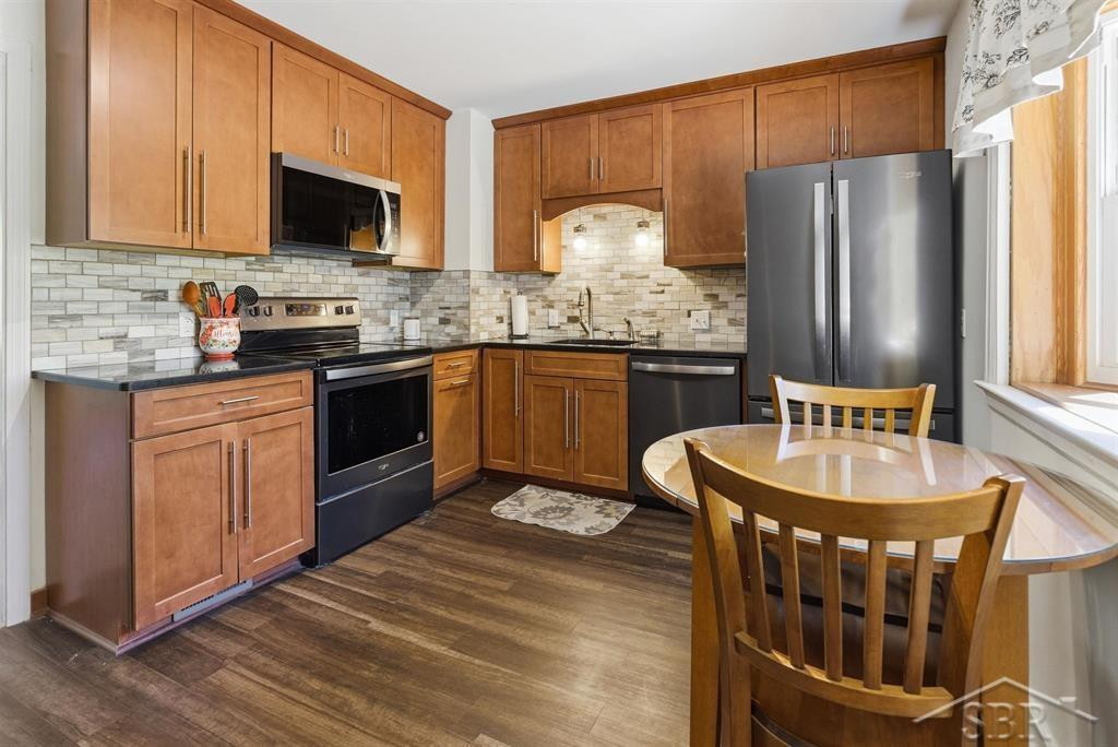 306 E Sugnet Road, Midland, MI 48642 — Photo 8