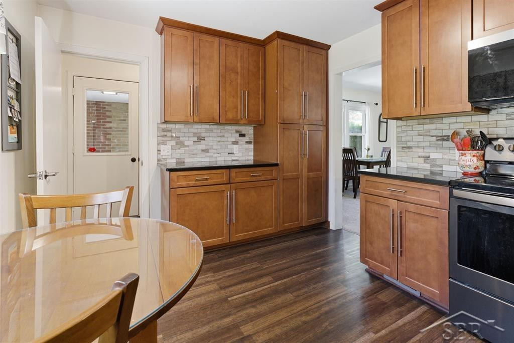306 E Sugnet Road, Midland, MI 48642 — Photo 9