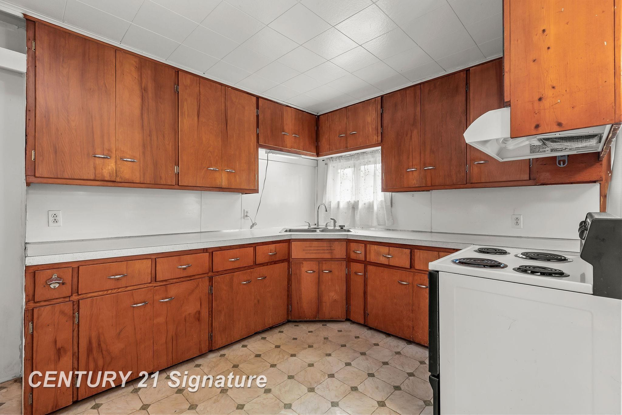 1005 S Meridian Road, Merrill, MI 48637 — Photo 3