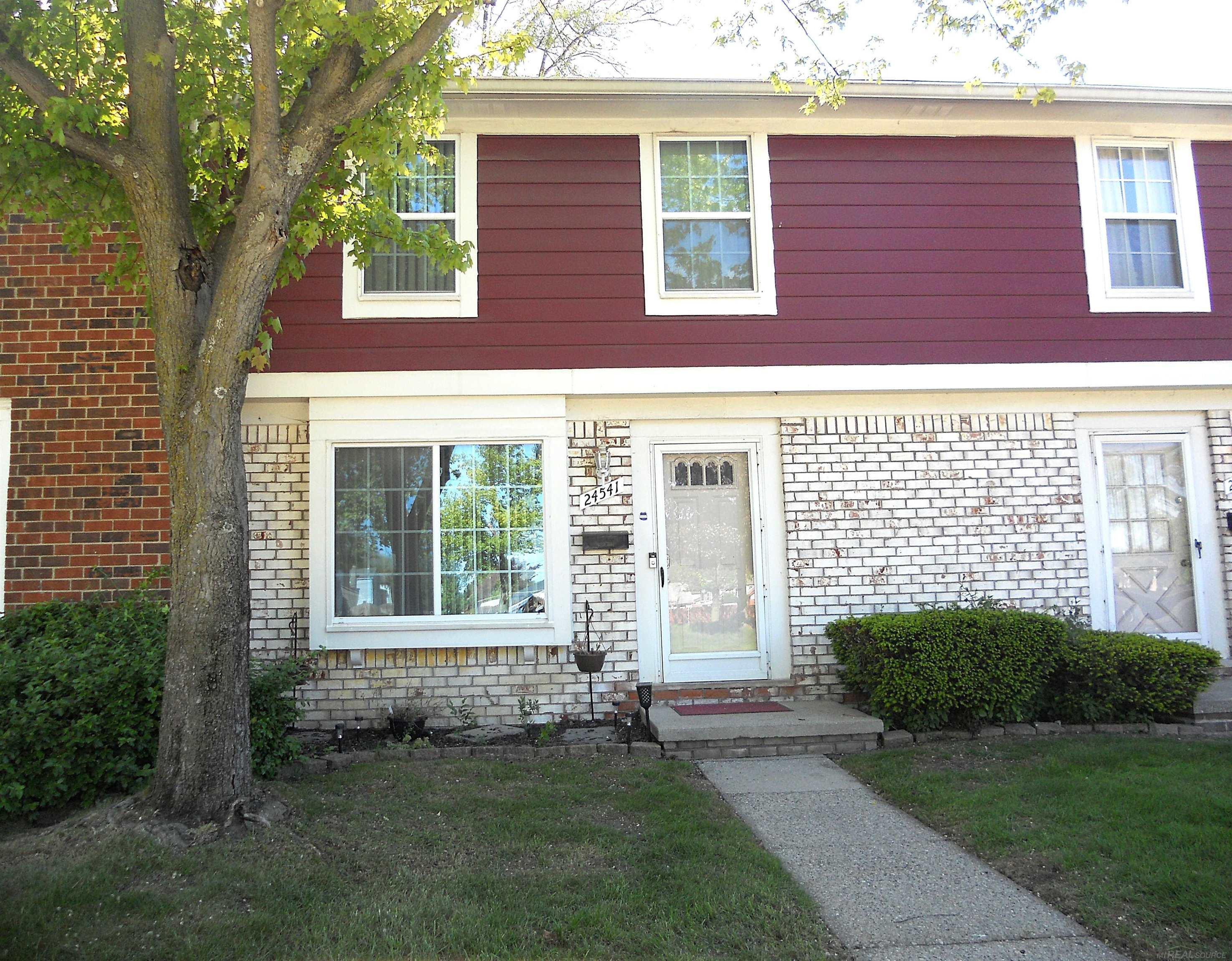 24541 SEATON CIRCUIT E. Drive, BLDG 2, UNIT 15., Warren, MI 48091 — Photo 2