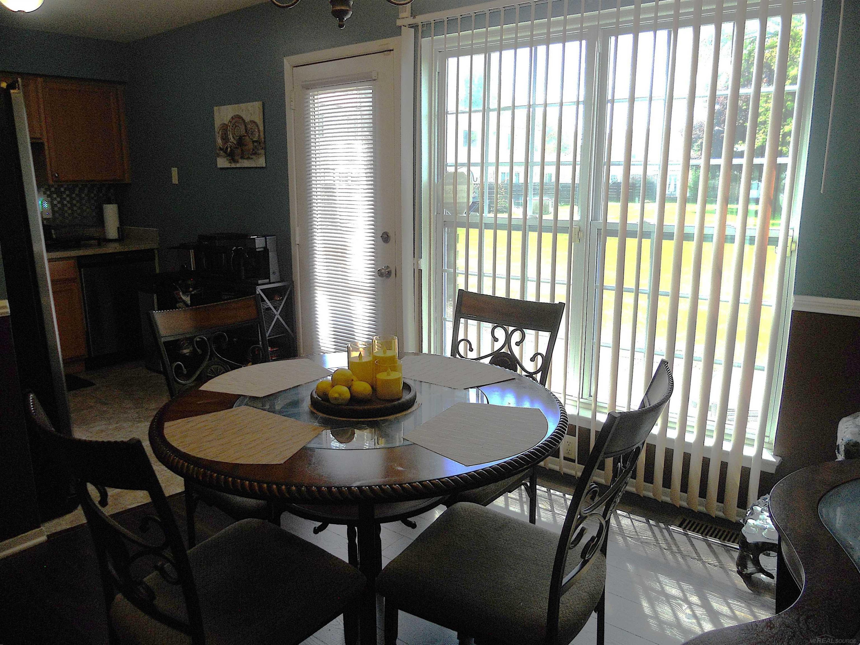 24541 SEATON CIRCUIT E. Drive, BLDG 2, UNIT 15., Warren, MI 48091 — Photo 14