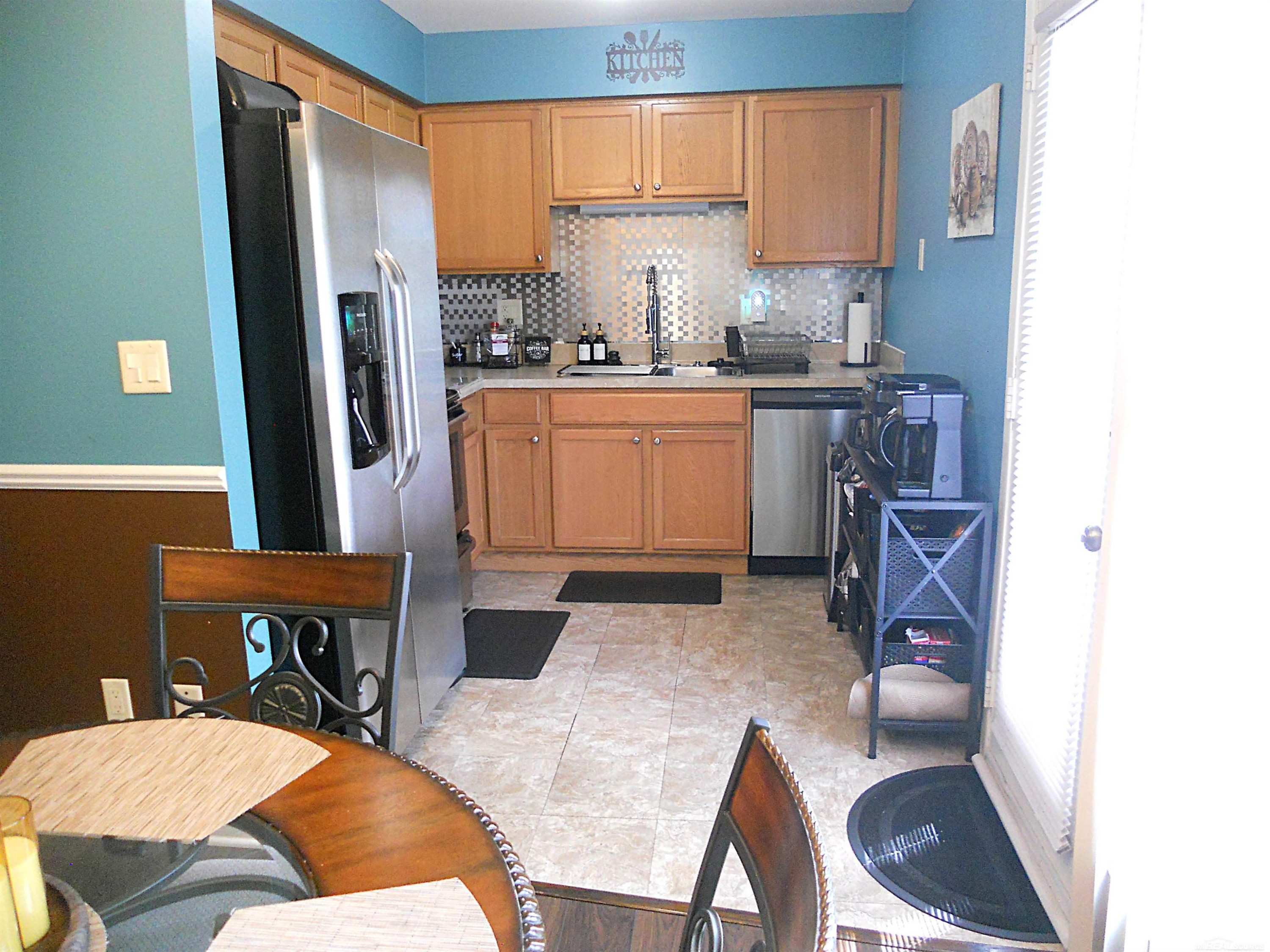 24541 SEATON CIRCUIT E. Drive, BLDG 2, UNIT 15., Warren, MI 48091 — Photo 23