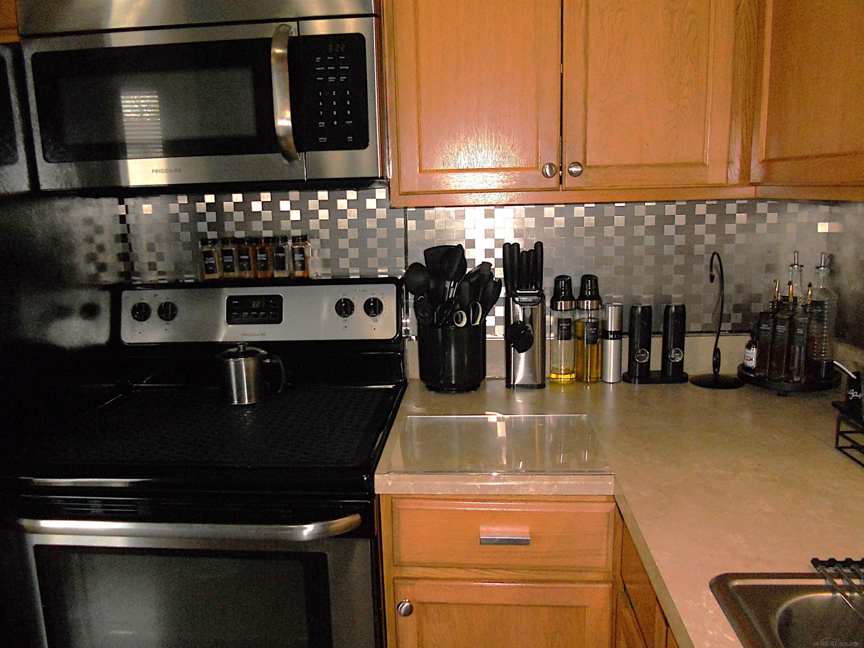 24541 SEATON CIRCUIT E. Drive, BLDG 2, UNIT 15., Warren, MI 48091 — Photo 28