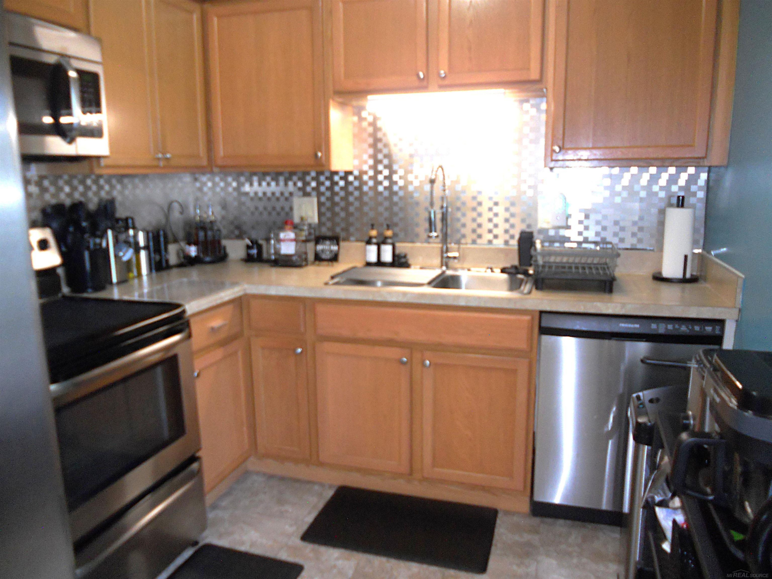 24541 SEATON CIRCUIT E. Drive, BLDG 2, UNIT 15., Warren, MI 48091 — Photo 29