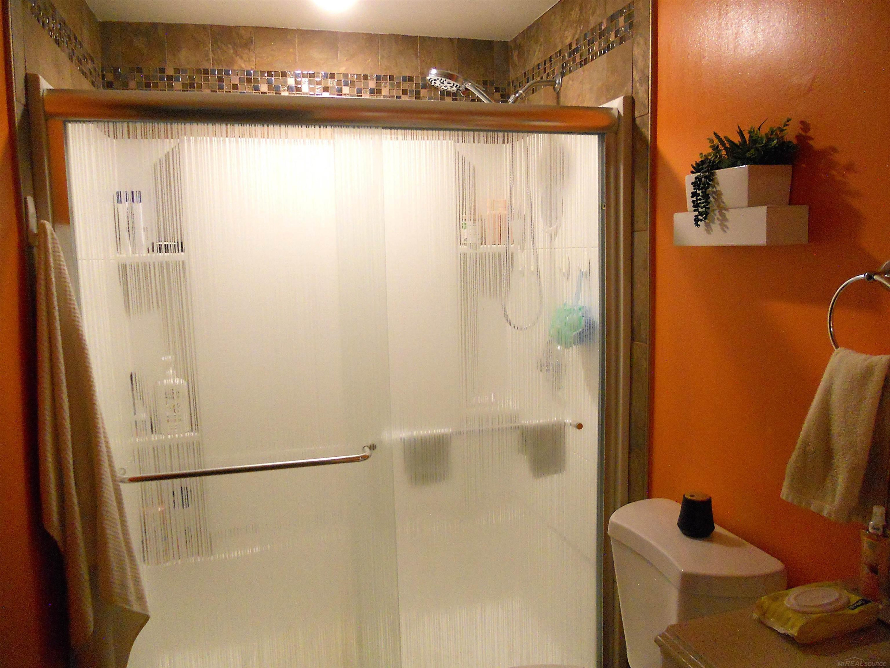 24541 SEATON CIRCUIT E. Drive, BLDG 2, UNIT 15., Warren, MI 48091 — Photo 44