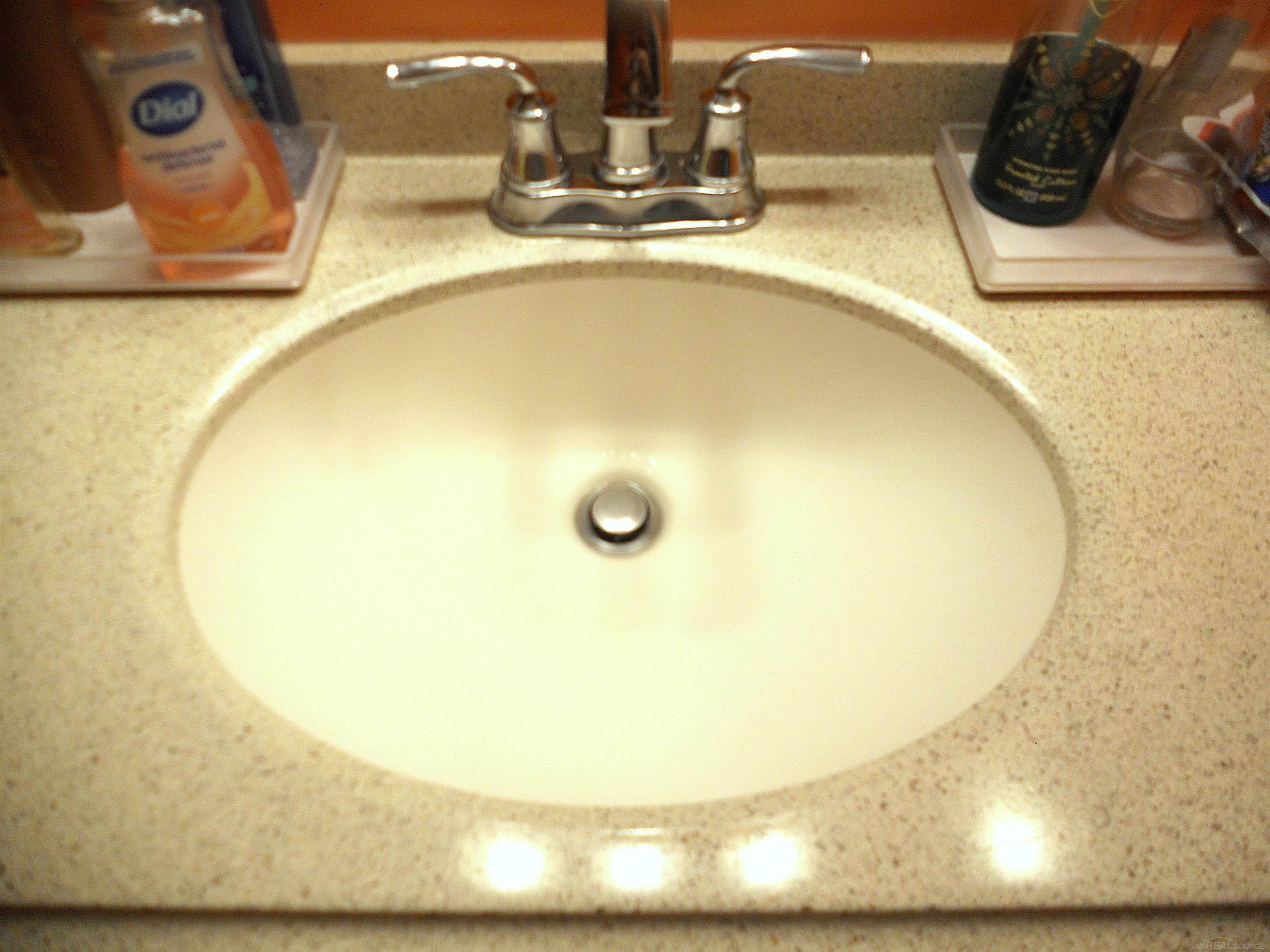 24541 SEATON CIRCUIT E. Drive, BLDG 2, UNIT 15., Warren, MI 48091 — Photo 47