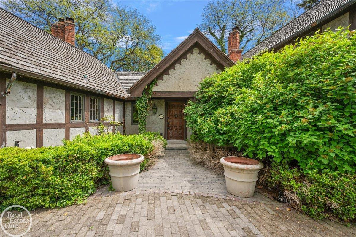 17680 E Jefferson Avenue, Grosse Pointe, MI 48230 — Photo 11