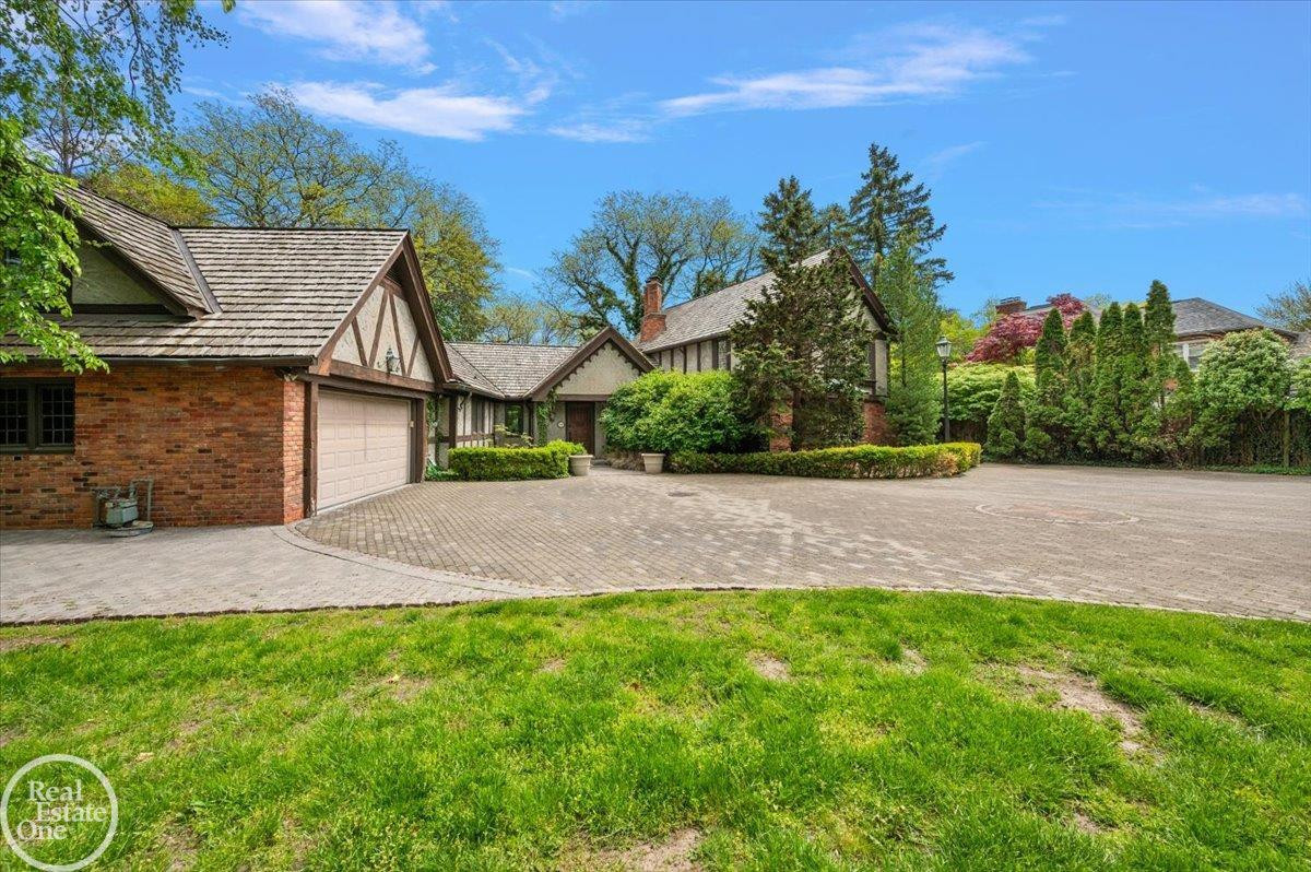 17680 E Jefferson Avenue, Grosse Pointe, MI 48230 — Photo 13