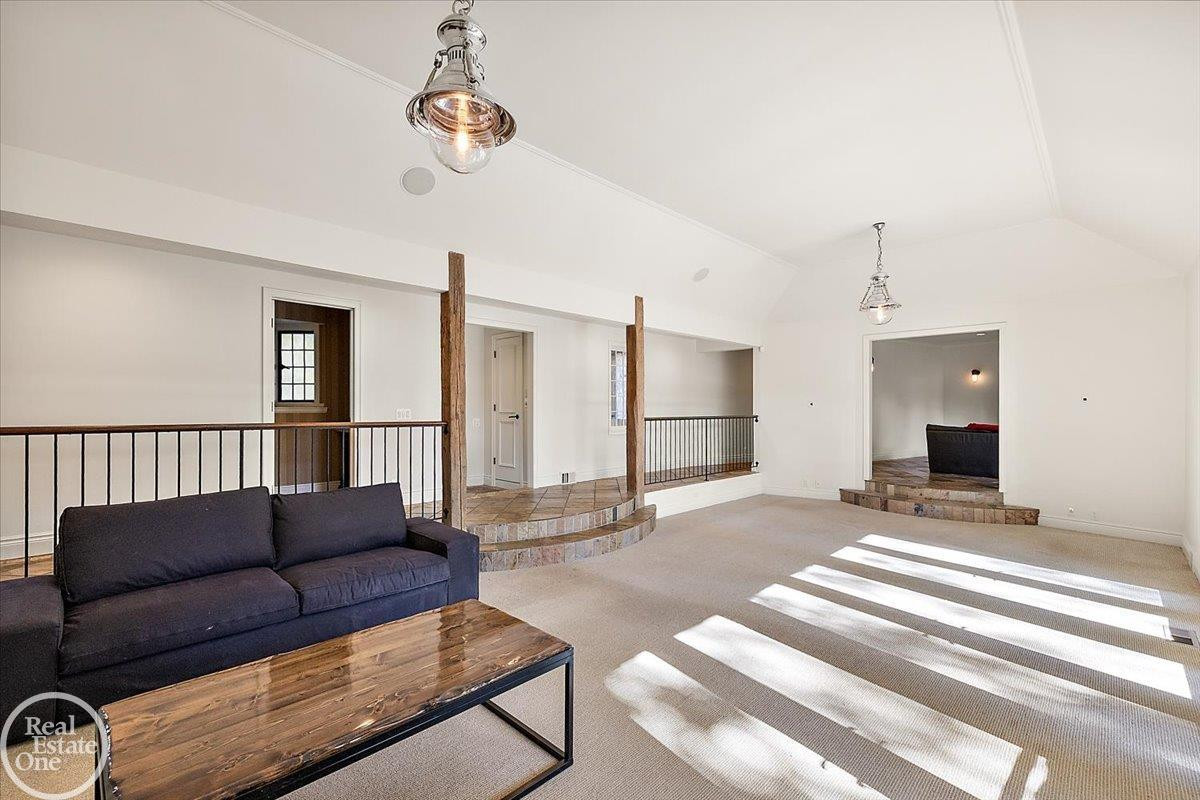 17680 E Jefferson Avenue, Grosse Pointe, MI 48230 — Photo 43