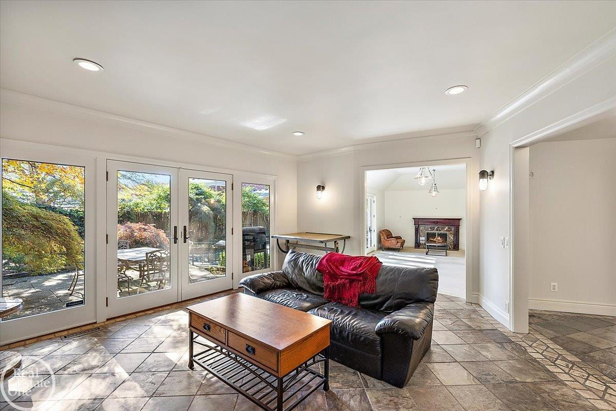 17680 E Jefferson Avenue, Grosse Pointe, MI 48230 — Photo 46