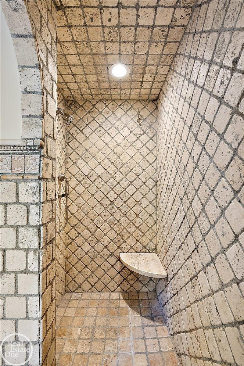 17680 E Jefferson Avenue, Grosse Pointe, MI 48230 — Photo 57