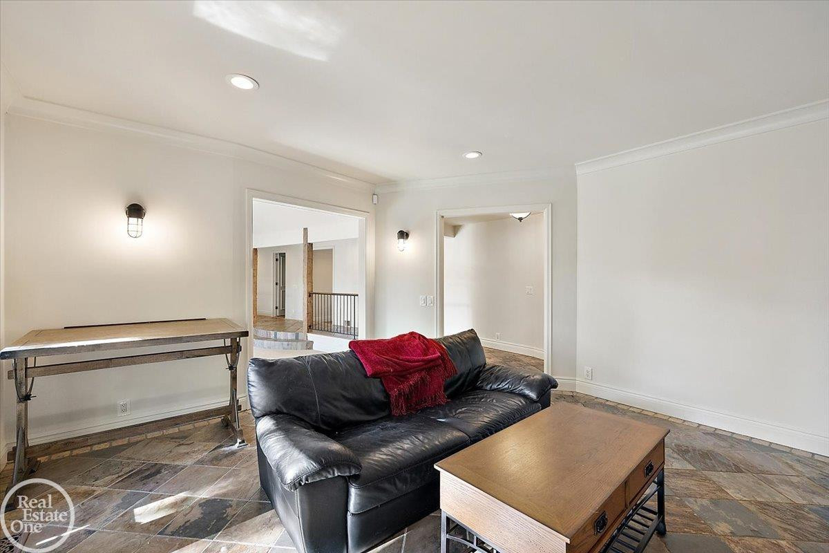 17680 E Jefferson Avenue, Grosse Pointe, MI 48230 — Photo 59