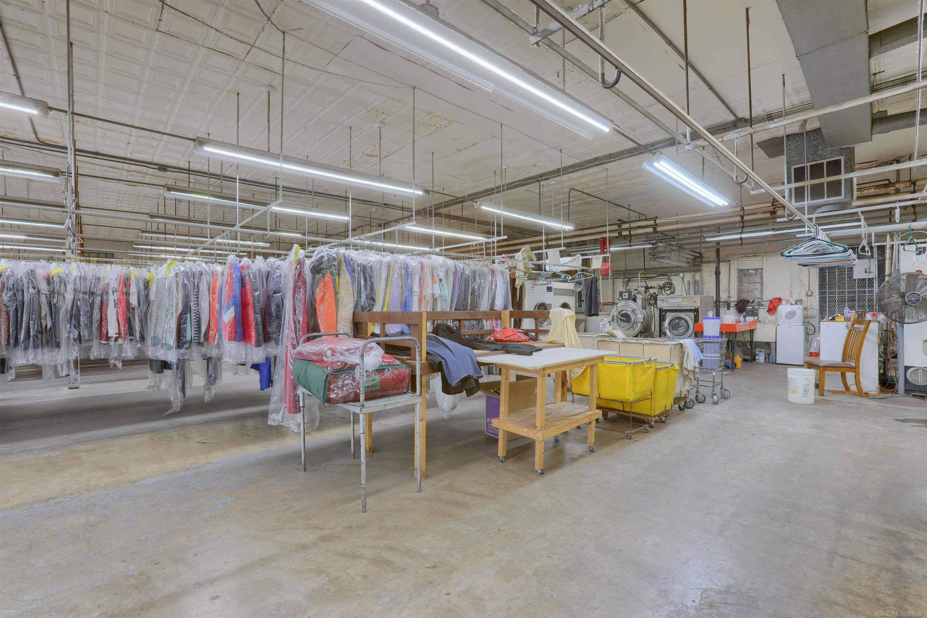 2854 E 7 Mile Road, Detroit, MI 48234 — Photo 11