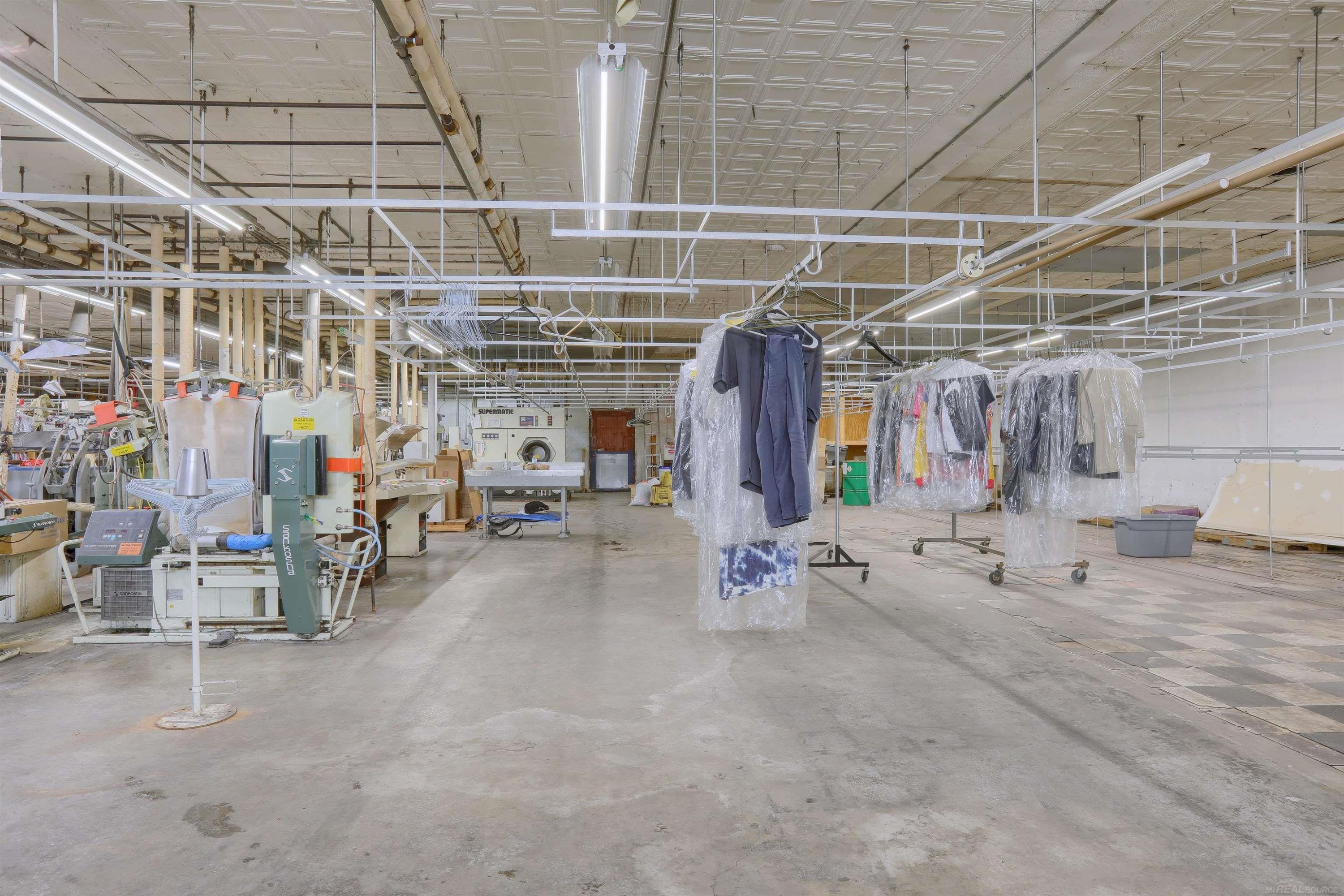 2854 E 7 Mile Road, Detroit, MI 48234 — Photo 17