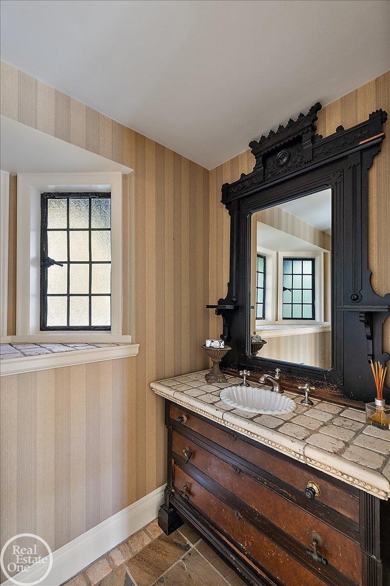 17680 E Jefferson Avenue, Grosse Pointe, MI 48230 — Photo 61