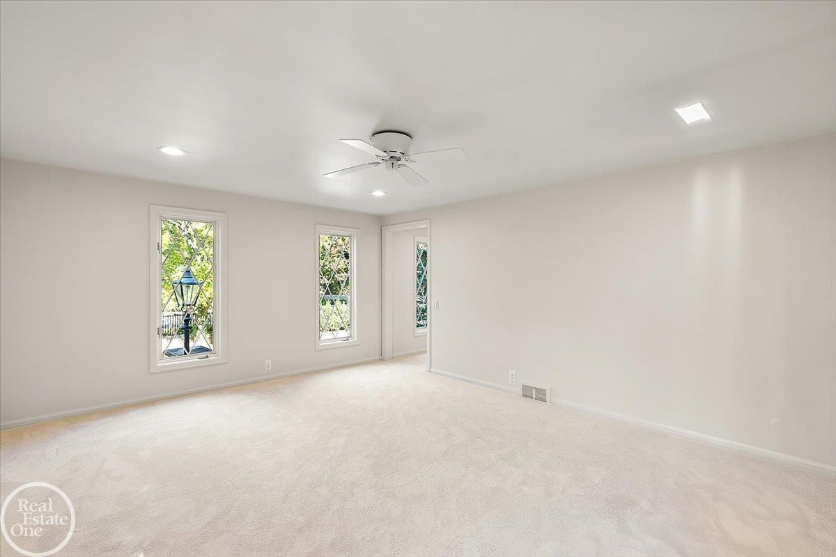 17680 E Jefferson Avenue, Grosse Pointe, MI 48230 — Photo 64