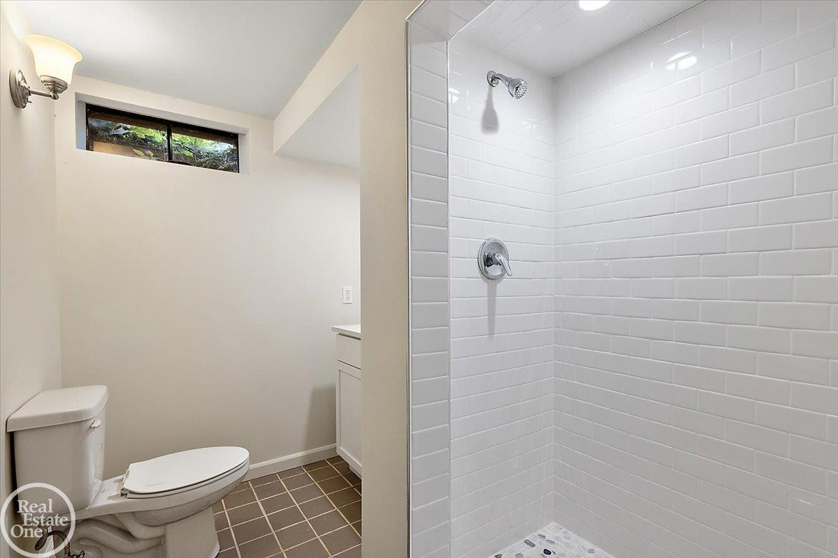 17680 E Jefferson Avenue, Grosse Pointe, MI 48230 — Photo 74