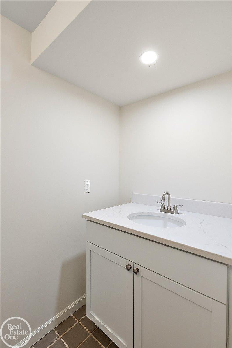 17680 E Jefferson Avenue, Grosse Pointe, MI 48230 — Photo 75