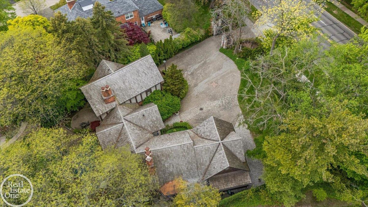 17680 E Jefferson Avenue, Grosse Pointe, MI 48230 — Photo 93