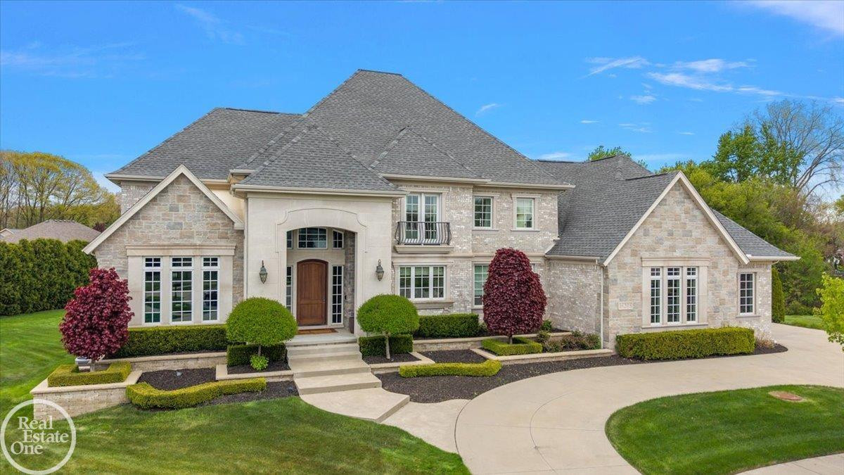 16205 La Dolce Vita Drive, Unit #10, Clinton Twp, MI 48035 — front exterior