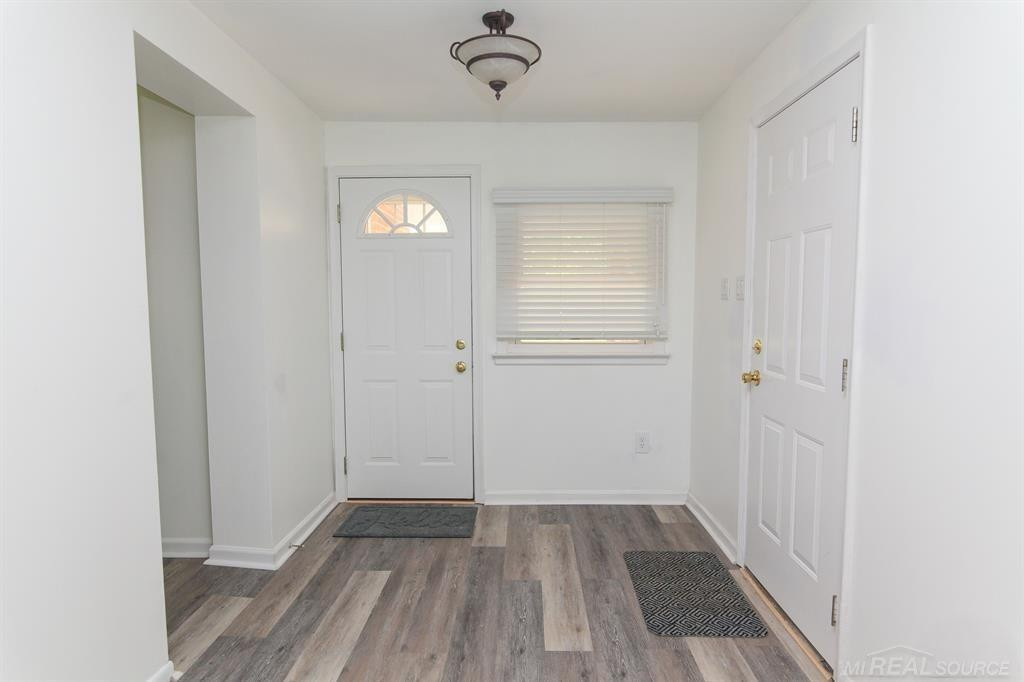 5900 Wright Drive, Troy, MI 48098 — Photo 27