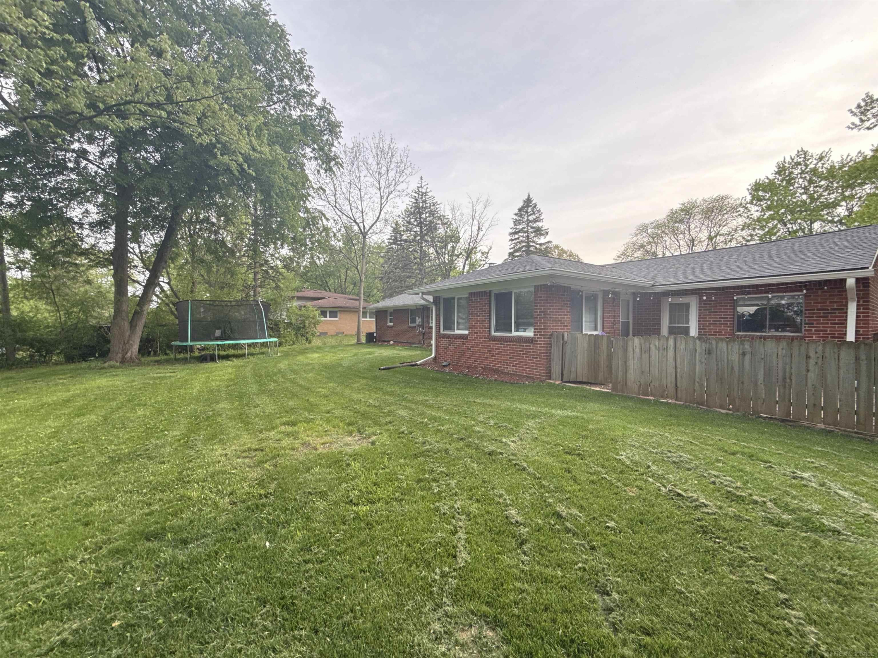 5900 Wright Drive, Troy, MI 48098 — Photo 30