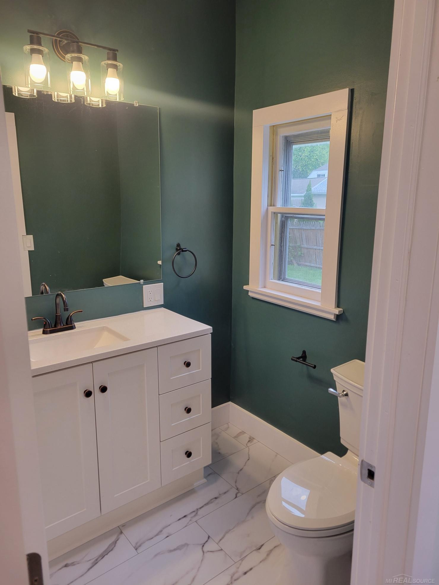 821 Fletcher Street, Owosso, MI 48867 — Photo 9