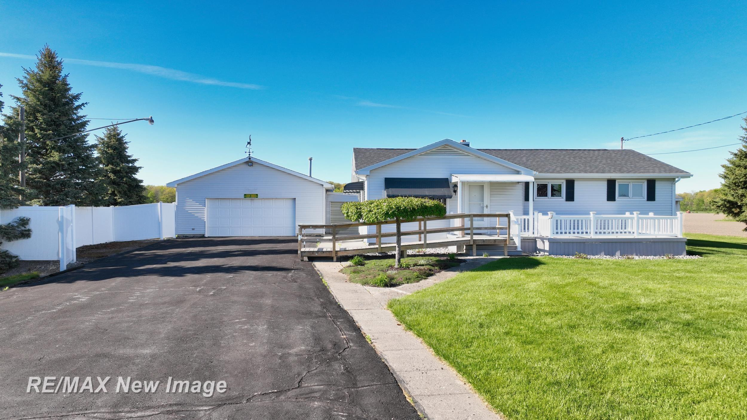 3520 W Kochville Road, Saginaw, MI 48604 — Photo 4