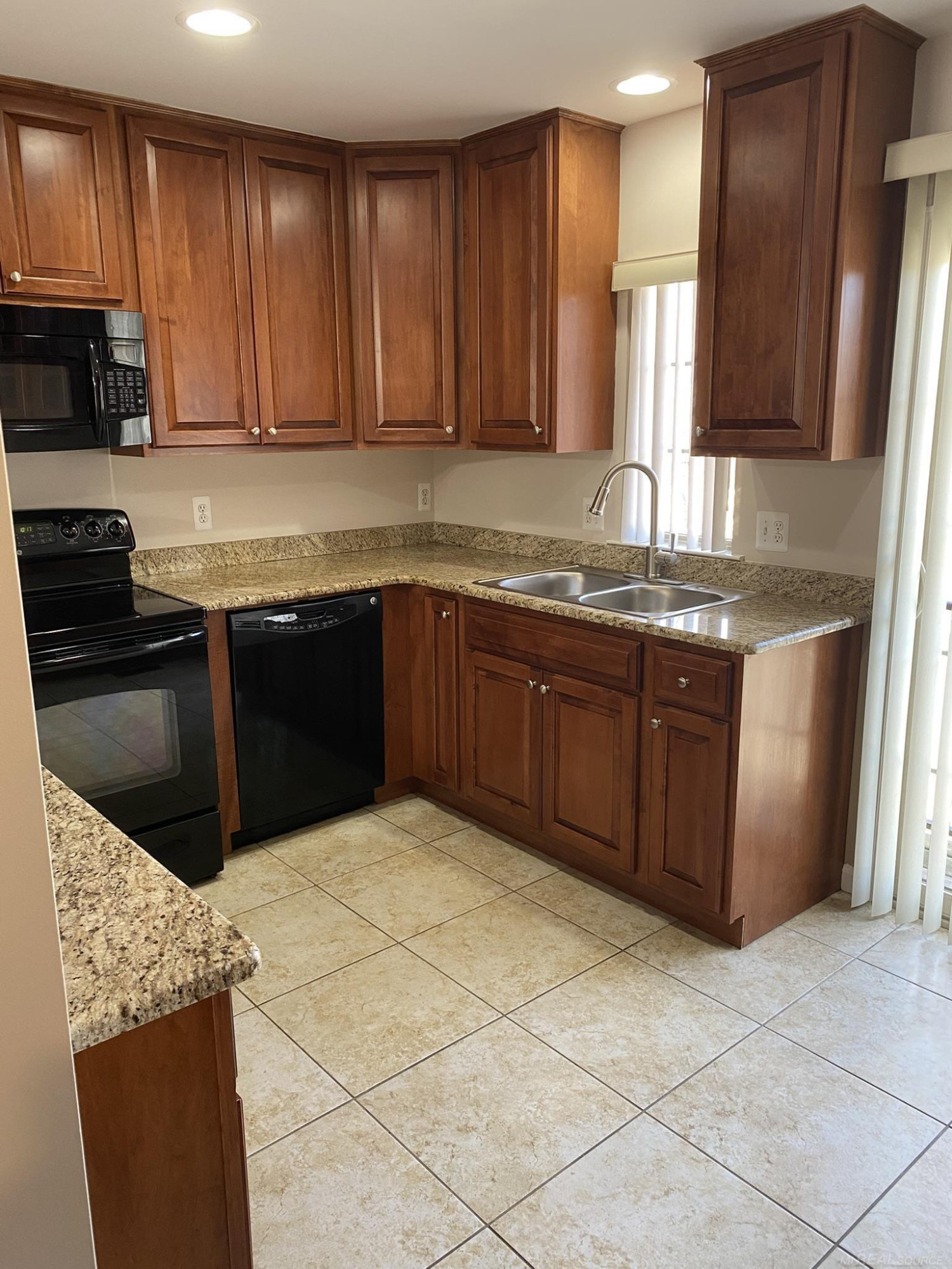 16670 Newbury Avenue, Macomb, MI 48044 — Photo 7