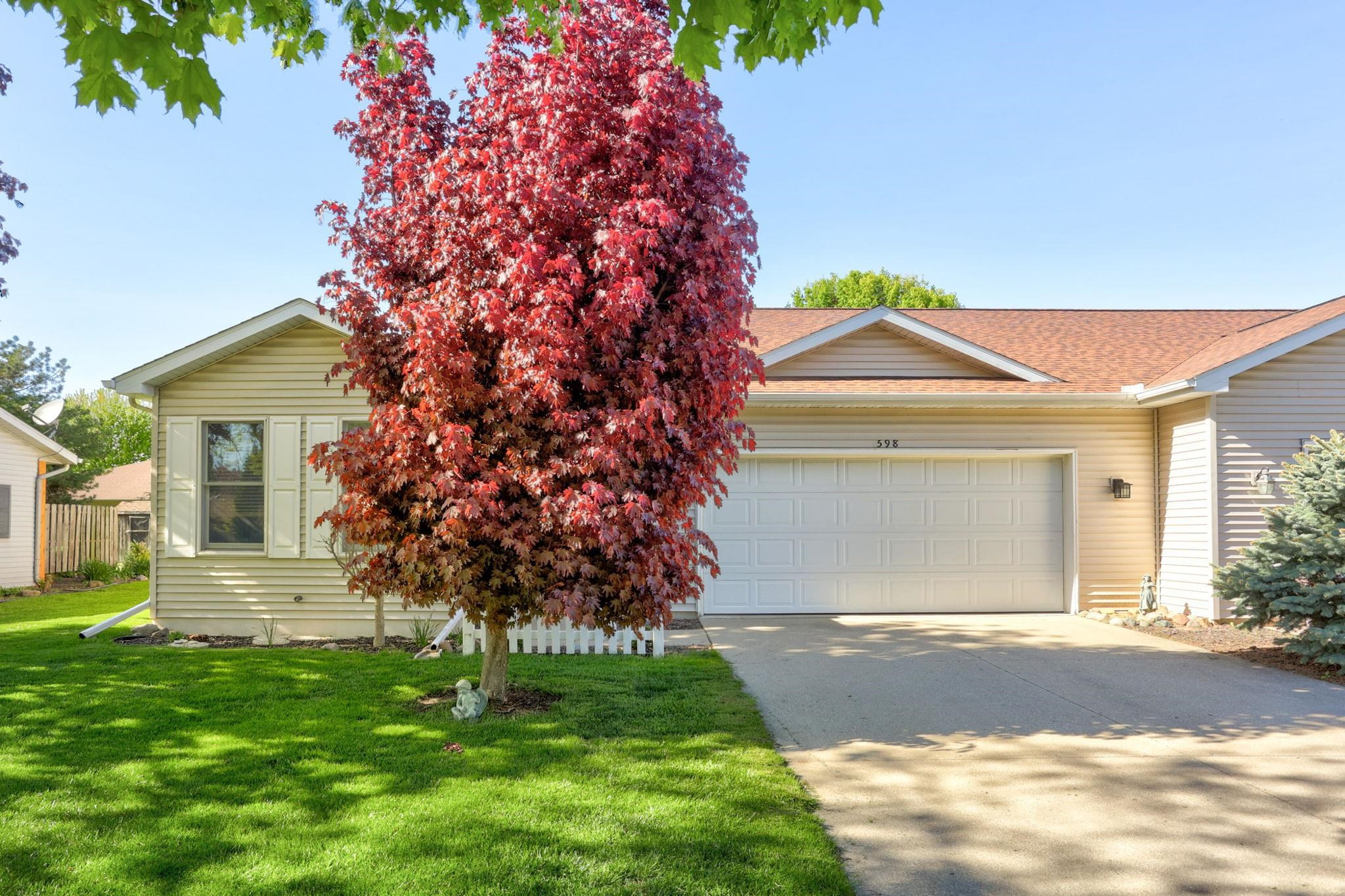 598 W Schleier Street, Frankenmuth, MI 48734 — Photo 2