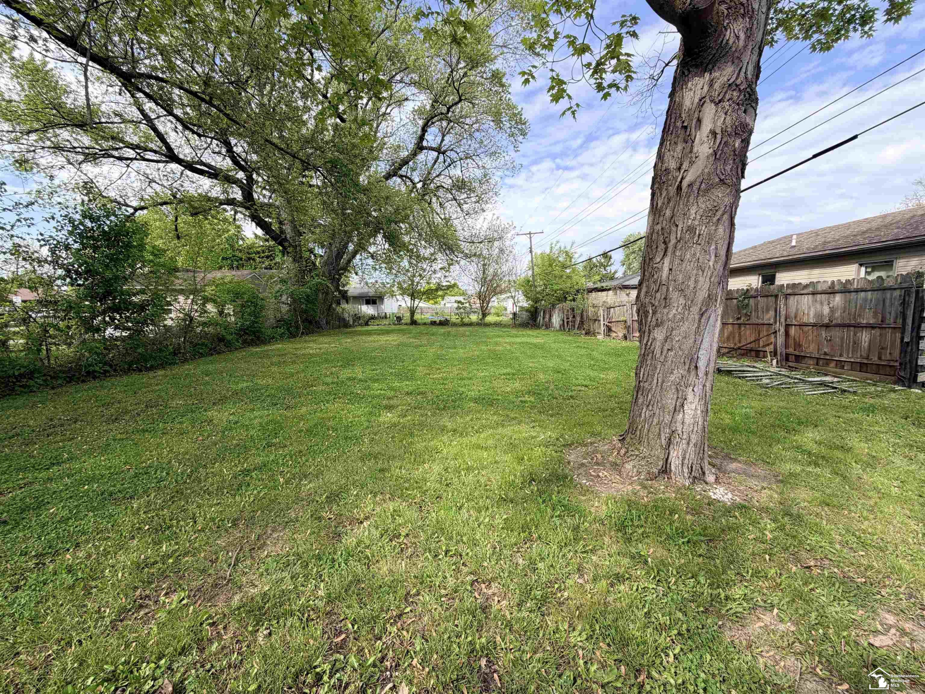 2042 Cloverdale Drive, Monroe, MI 48161 — Photo 2