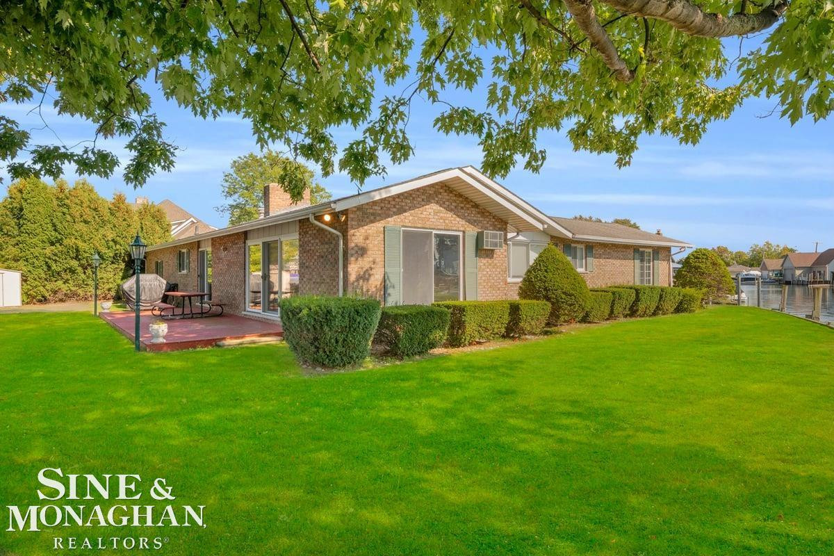 7292 Bluebill Road, MI 48001