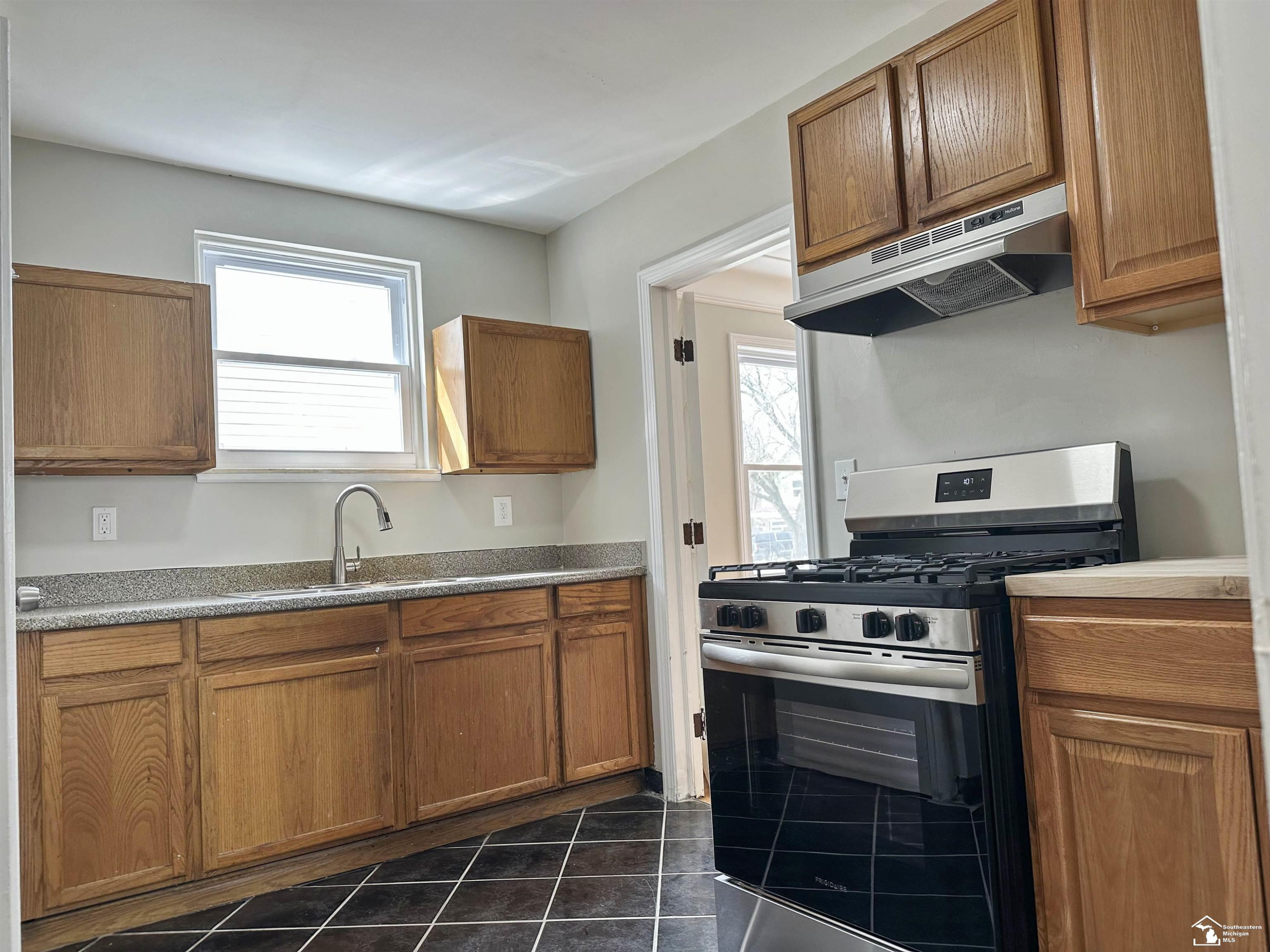 7316 Warwick Street, Detroit, MI 48228 — Photo 9