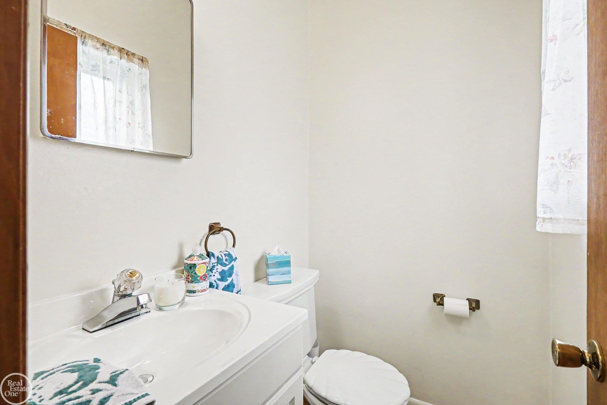 6181 N Bankle Court, Dearborn Heights, MI 48127 — Photo 12