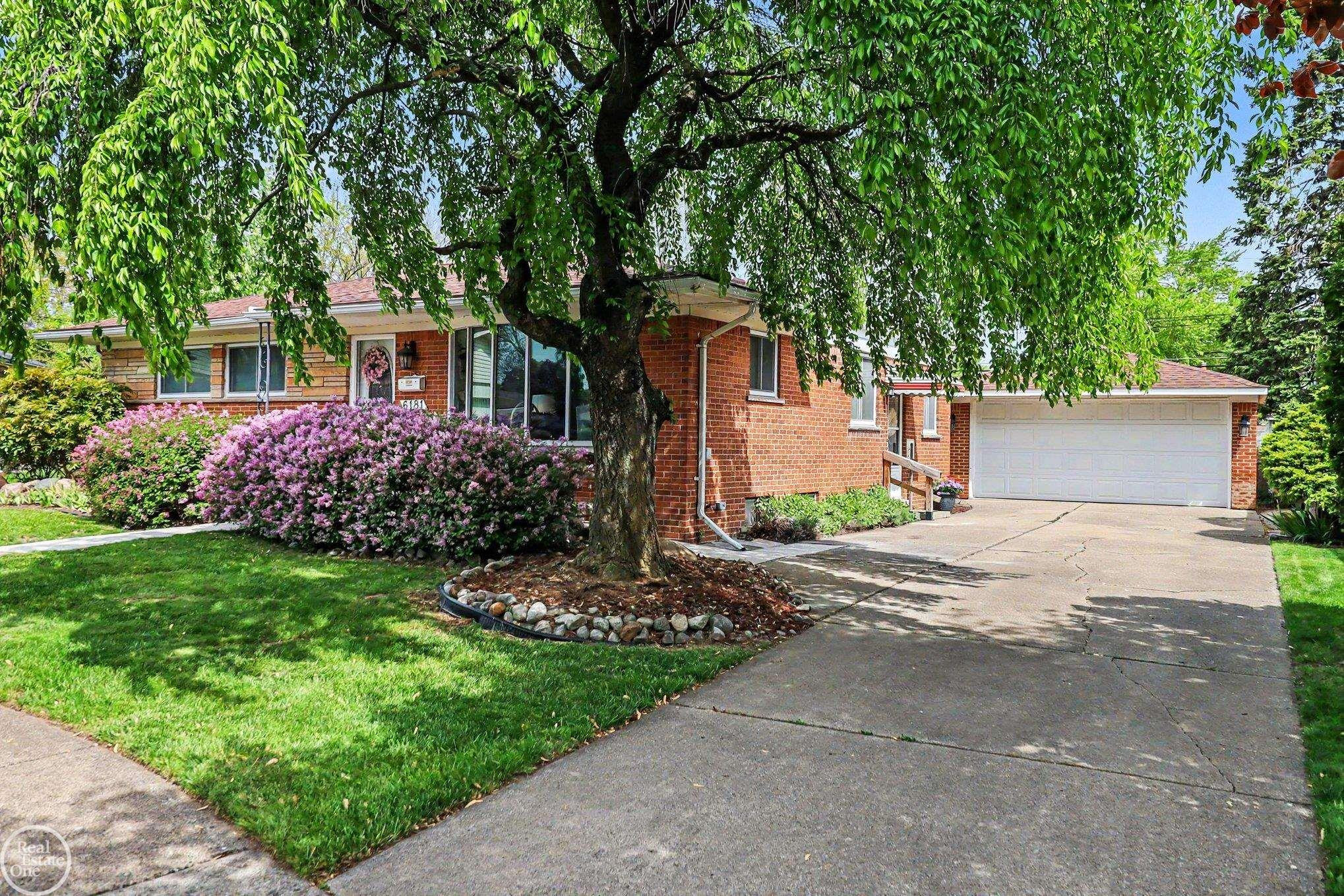 6181 N Bankle Court, Dearborn Heights, MI 48127 — Photo 16