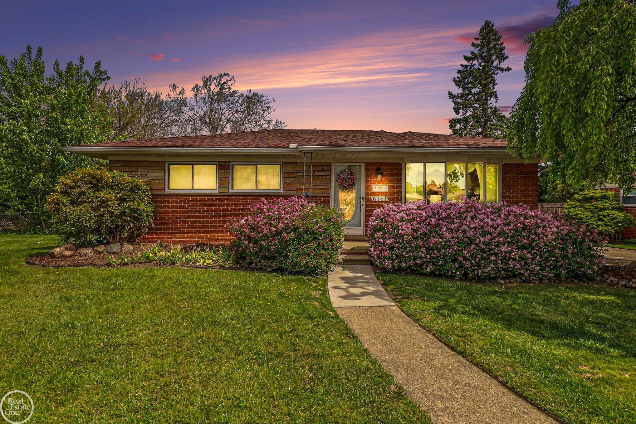 6181 N Bankle Court, Dearborn Heights, MI 48127 — Photo 18