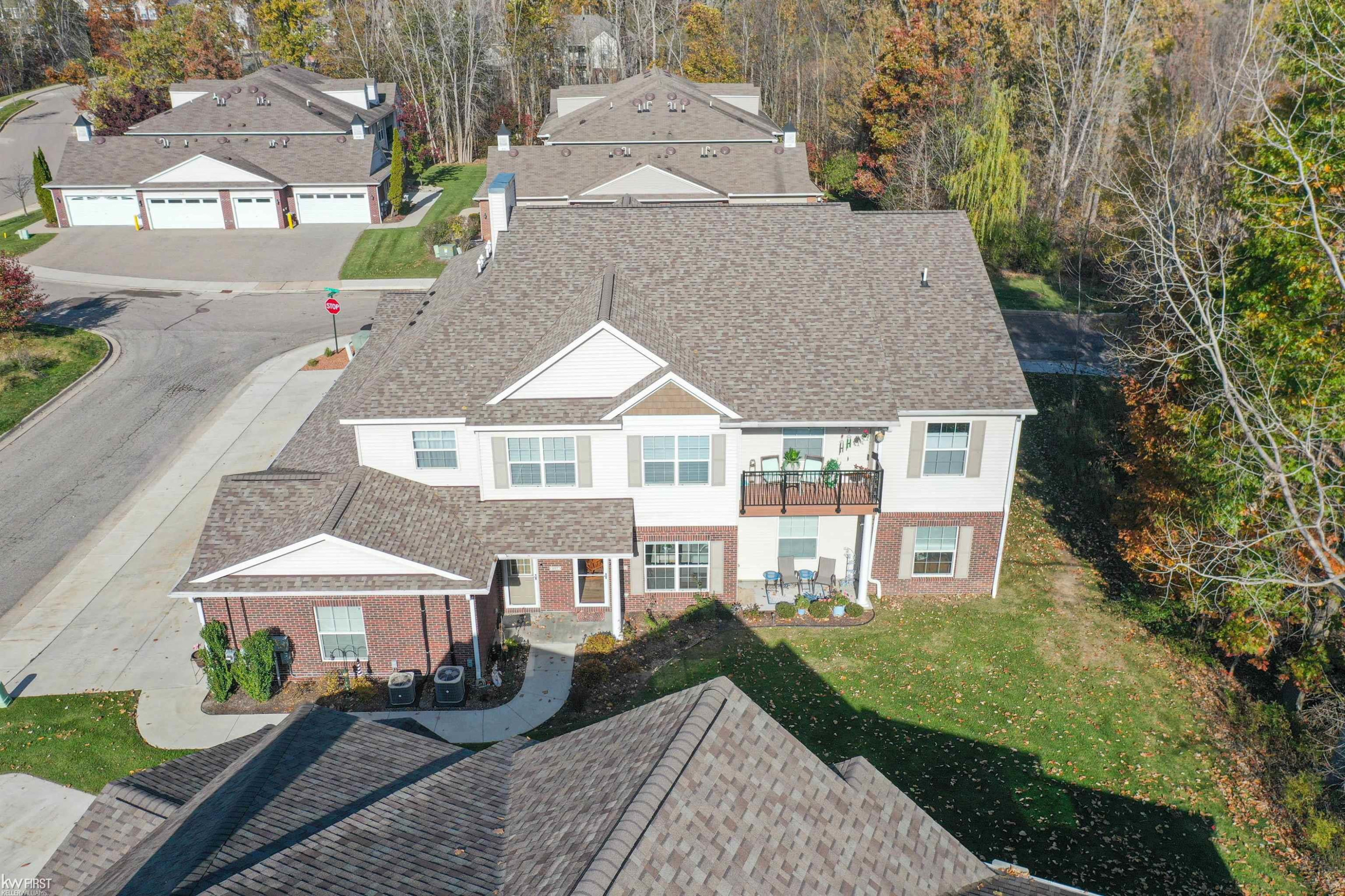 895 Watercress Lane, Fenton, MI 48430 — Photo 2