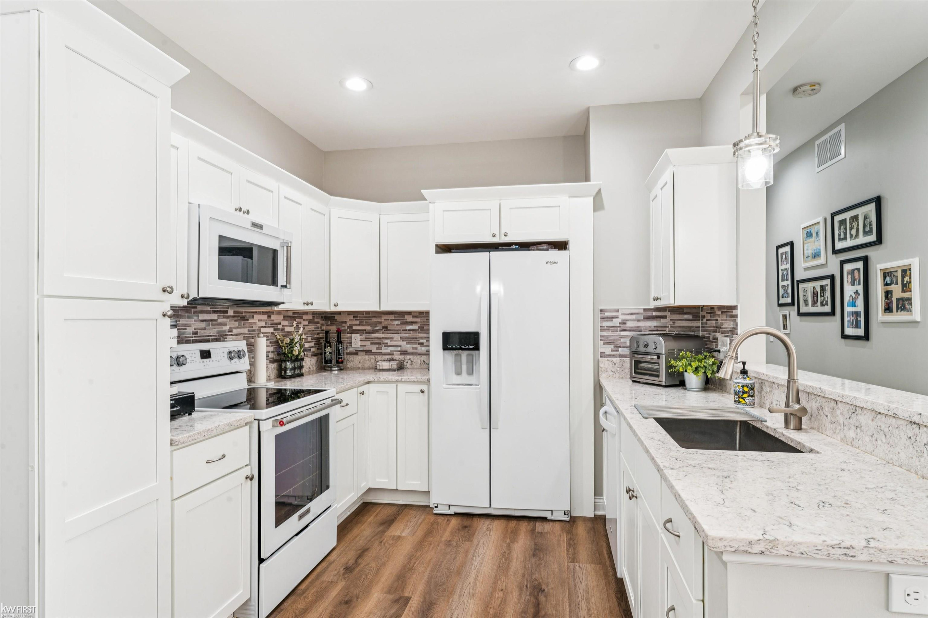 895 Watercress Lane, Fenton, MI 48430 — Photo 12