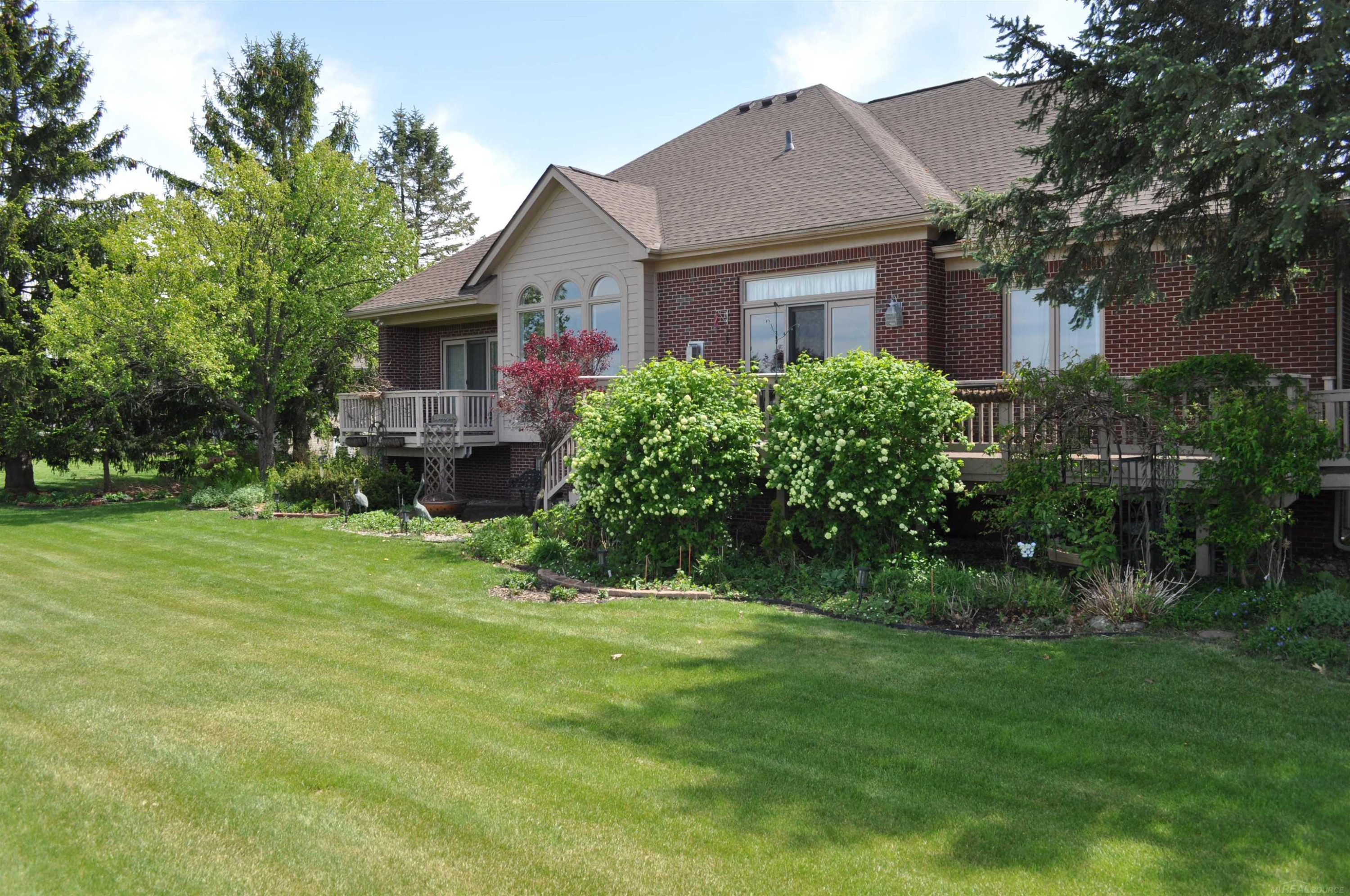 1138 Saint Andrews Avenue, Highland, MI — Photo 3