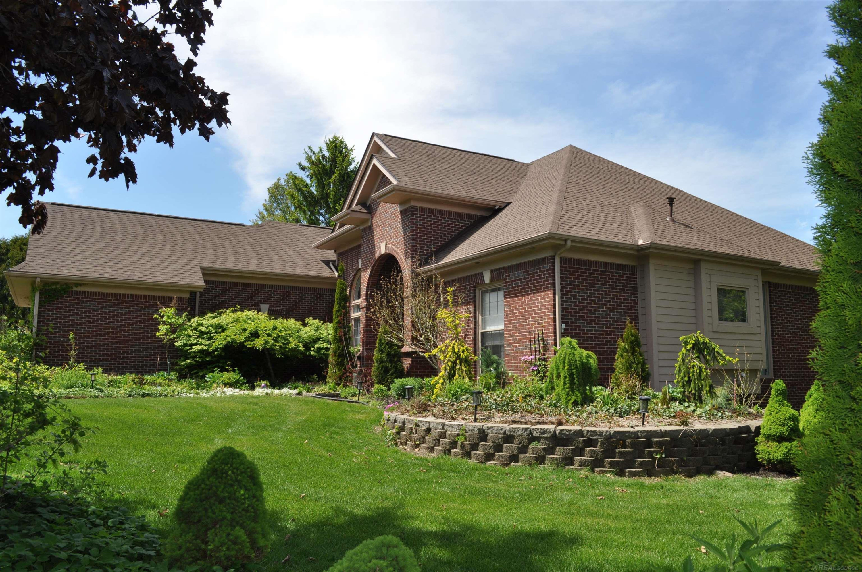 1138 Saint Andrews Avenue, Highland, MI — Photo 4
