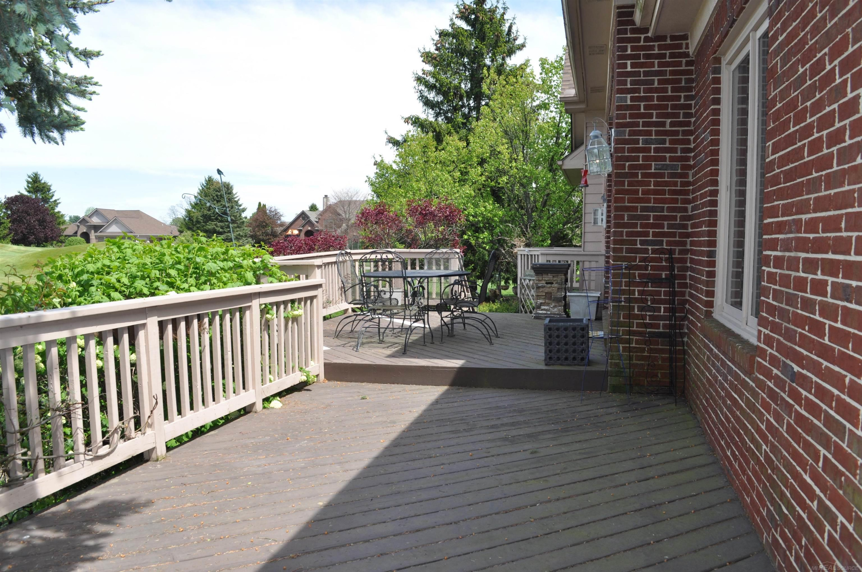 1138 Saint Andrews Avenue, Highland, MI — Photo 9