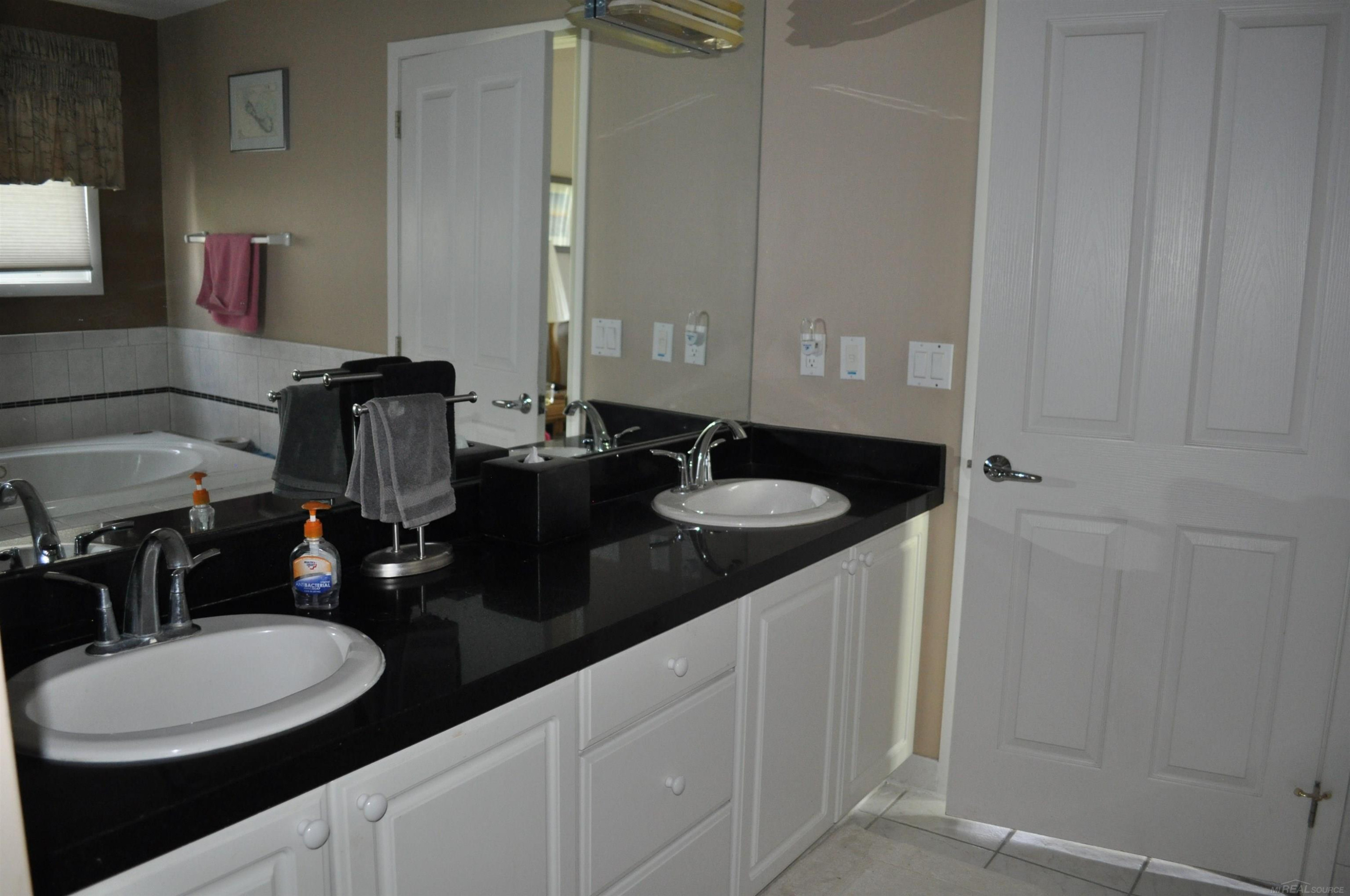 1138 Saint Andrews Avenue, Highland, MI — Photo 23