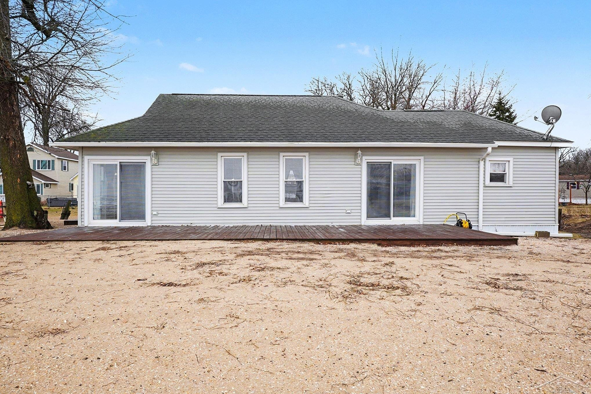 667 Bay Road, Bay City, MI 48706 — Photo 3