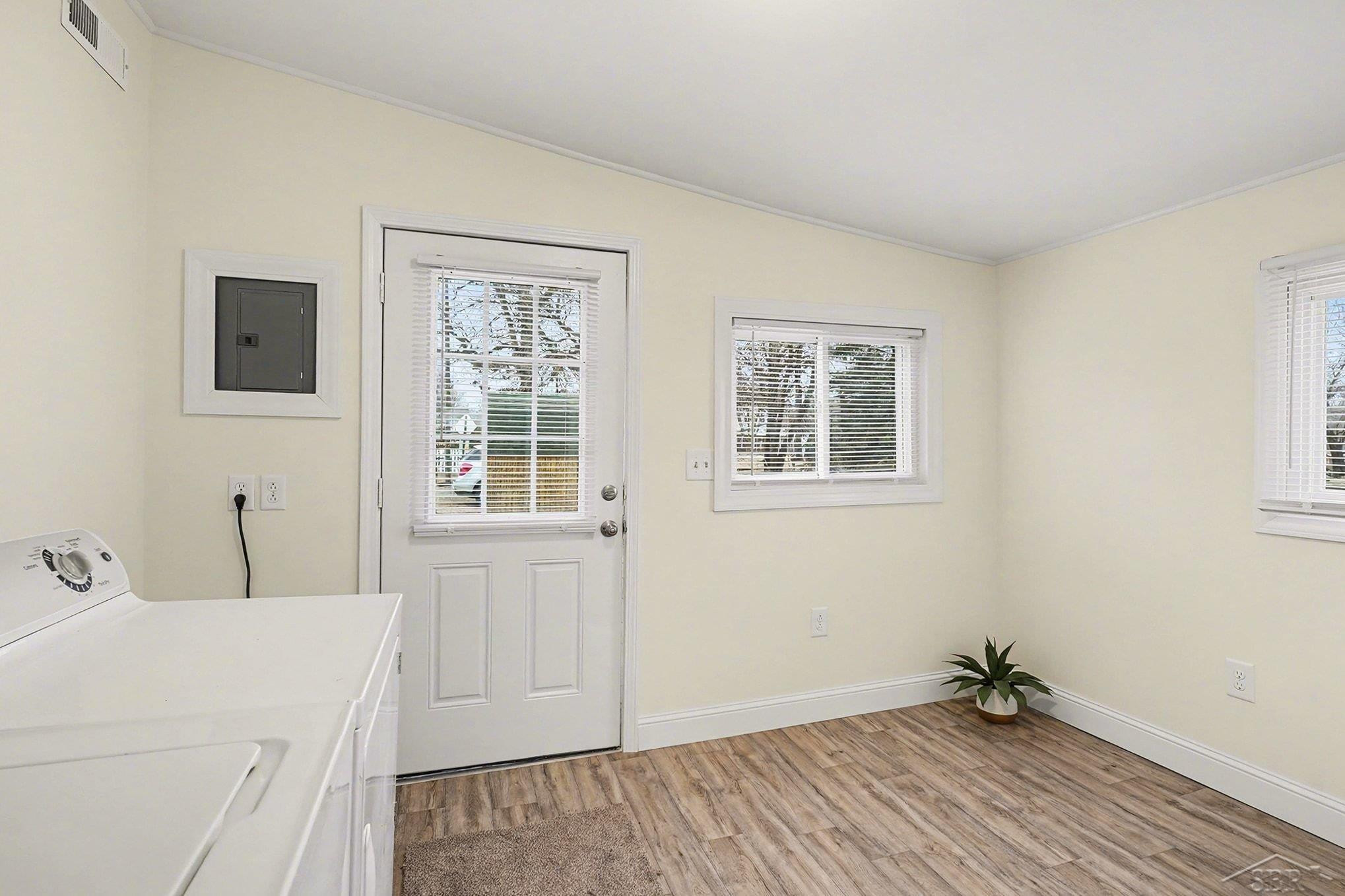 667 Bay Road, Bay City, MI 48706 — Photo 5