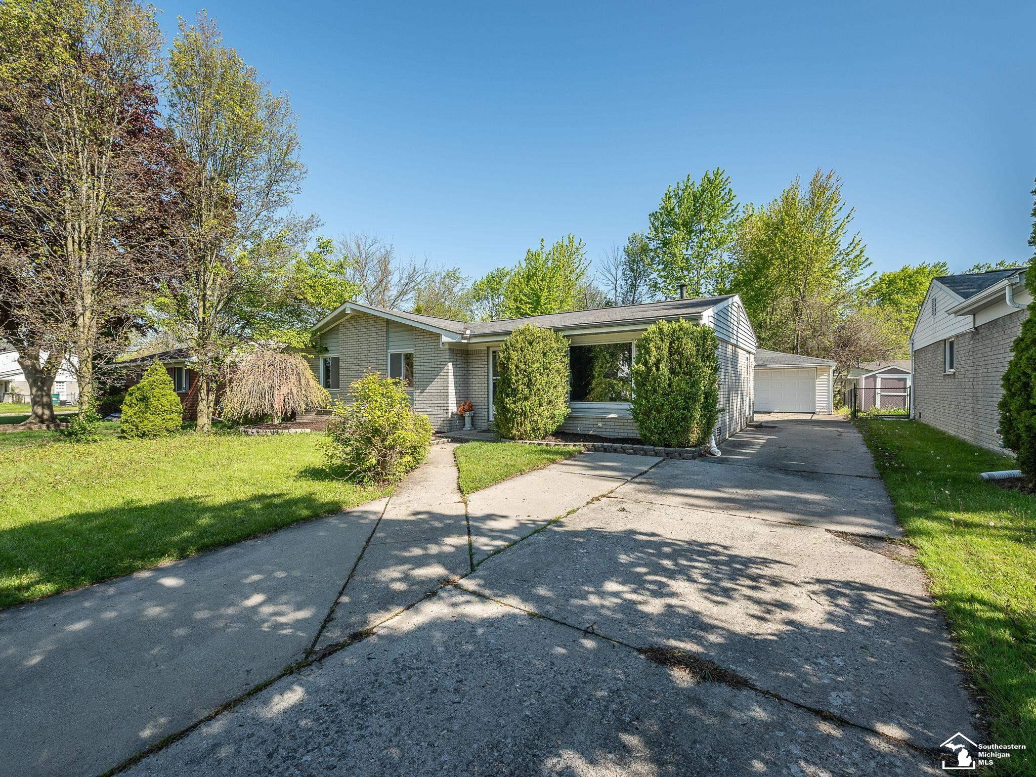42064 Arthur Street, Belleville, MI 48111 — Photo 22