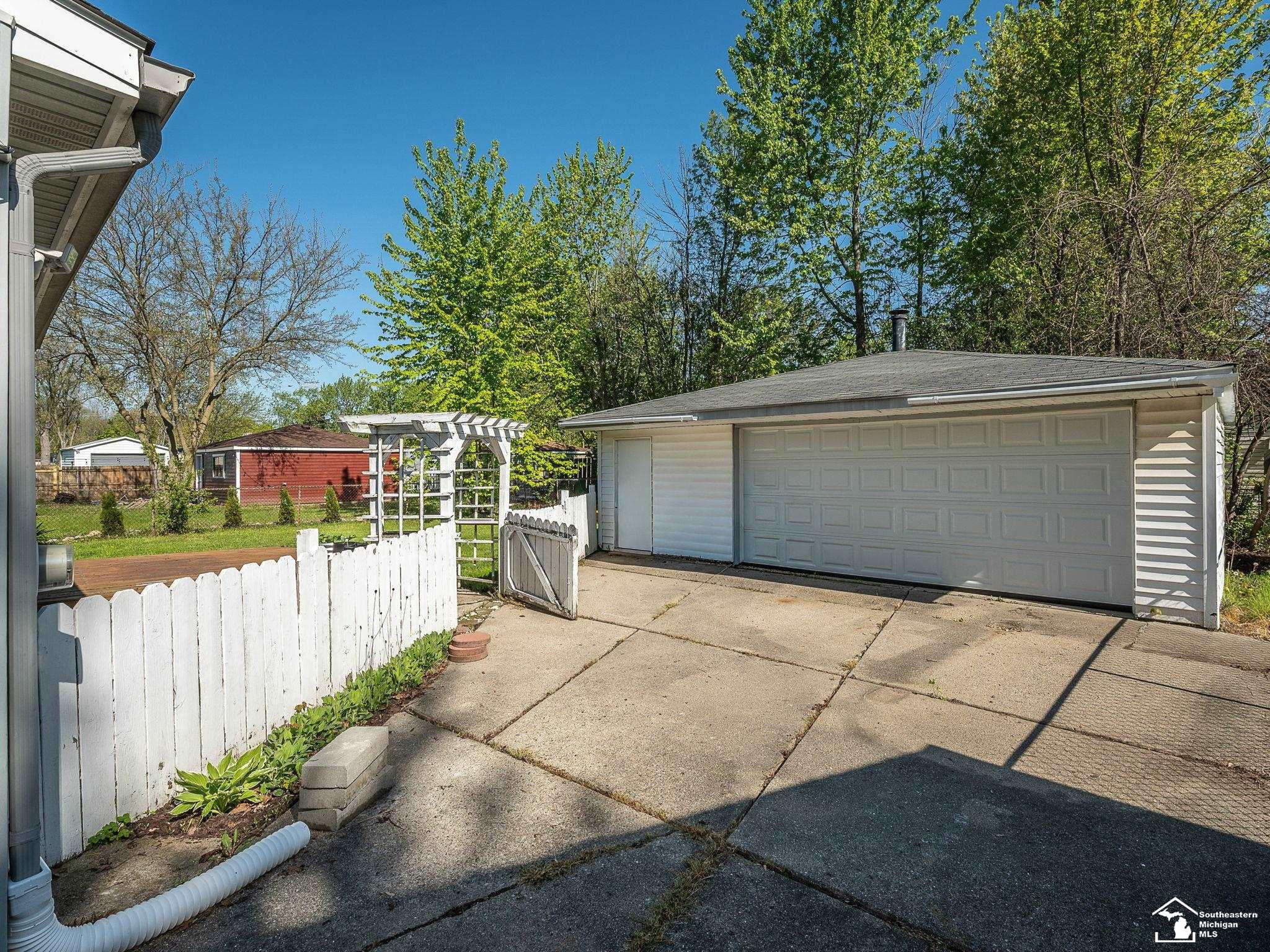 42064 Arthur Street, Belleville, MI 48111 — Photo 24